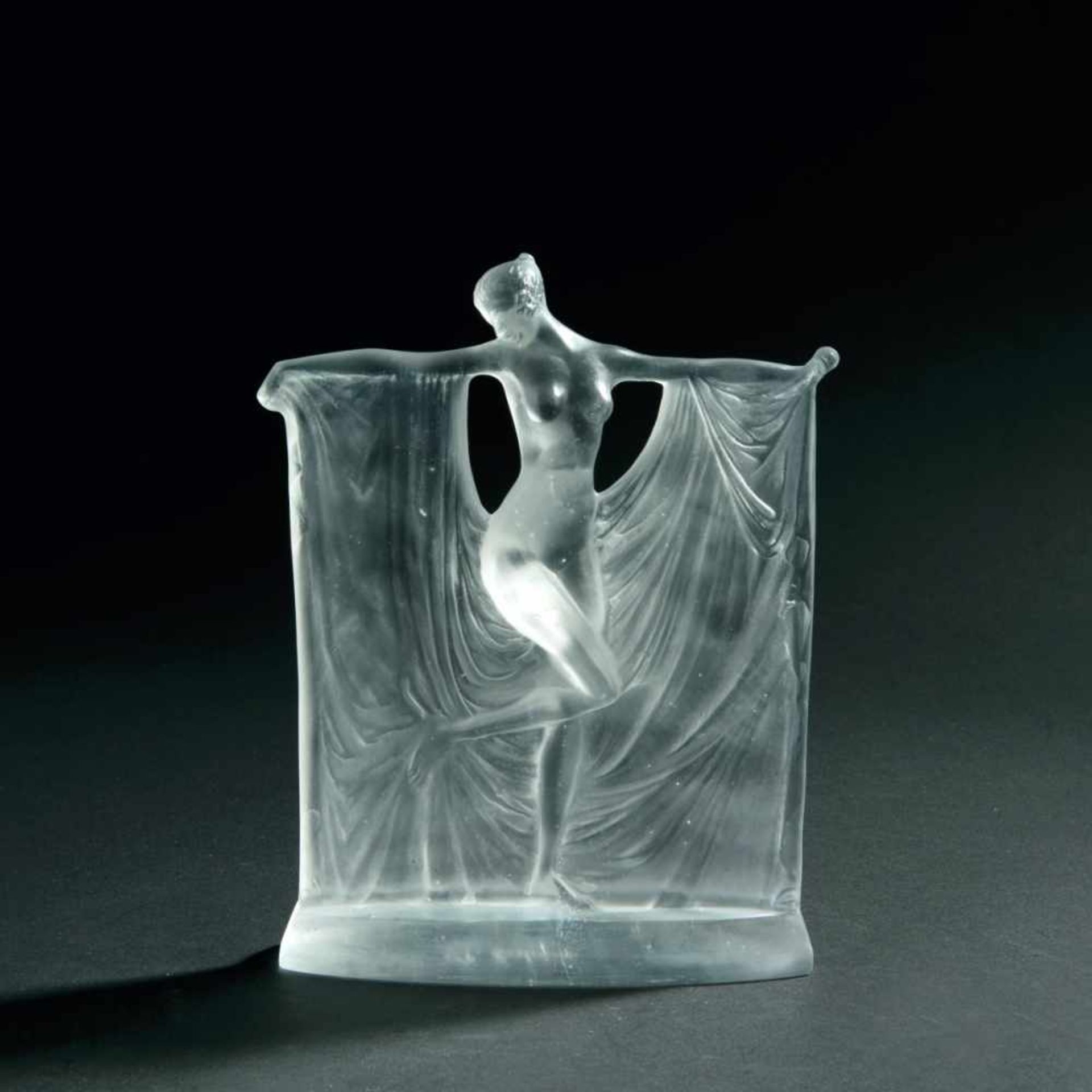 René Lalique, Sculpture 'Suzanne', 1925Sculpture 'Suzanne', 1925H. 21,7 cm. Clear moulded glass,