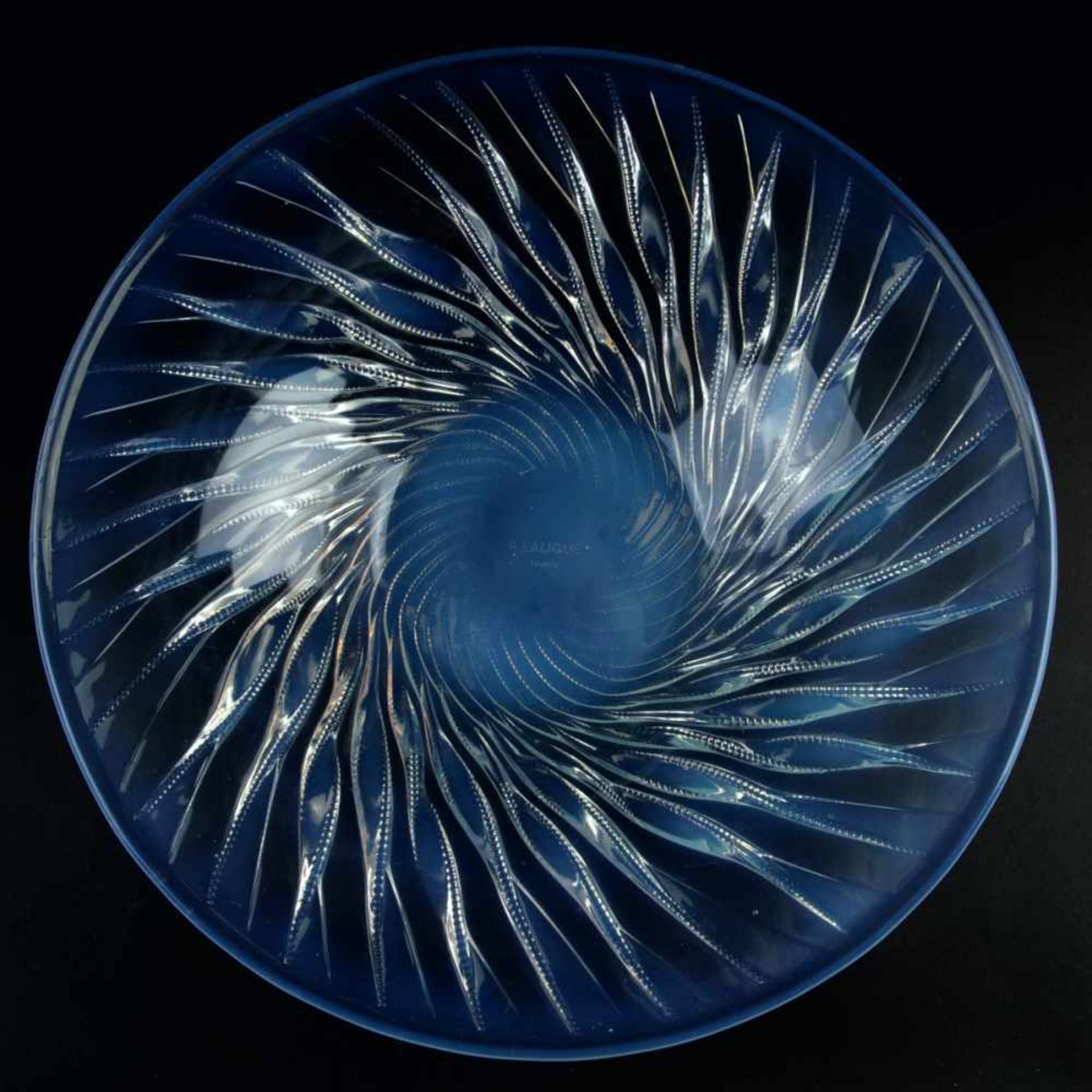 René Lalique, 'Algues' bowl, 1933'Algues' bowl, 1933D. 35.5 cm. Clear moulded glass, opalescent.