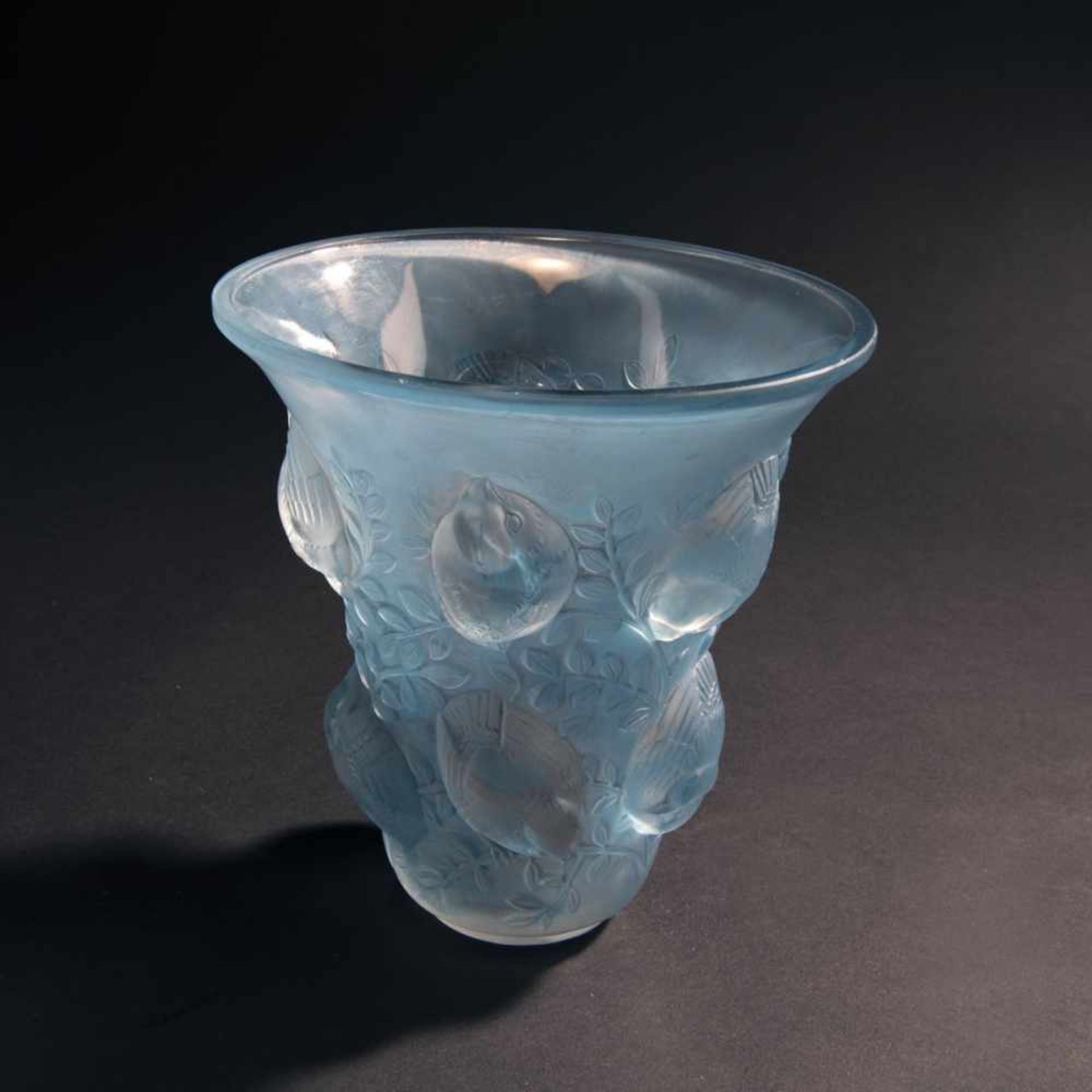 René Lalique, 'St. Francois' vase, 1930'St. Francois' vase, 1930H: 17.8 cm. Clear moulded glass. - Bild 2 aus 3