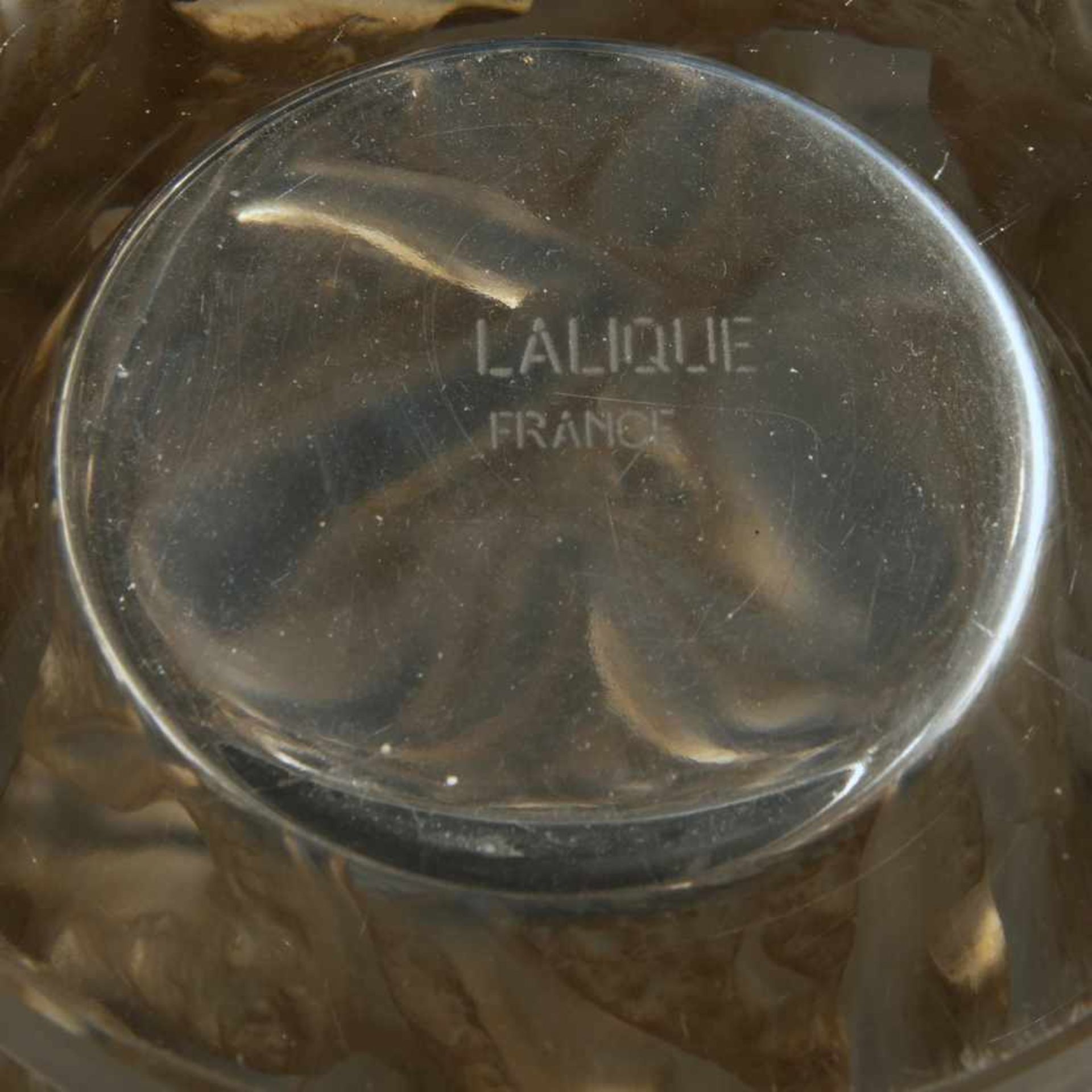 René Lalique, 'Bacchantes' vase, 1927'Bacchantes' vase, 1927H. 24 cm. Clear moulded glass, satined - Bild 3 aus 3