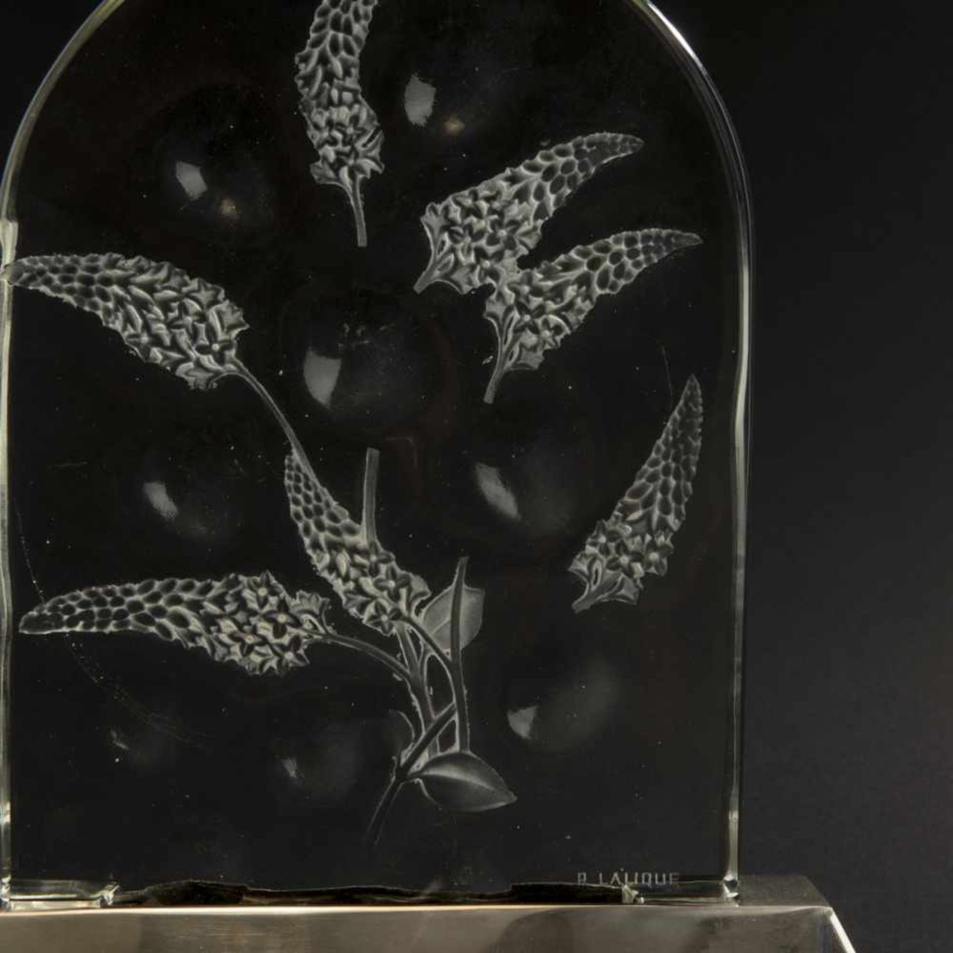 René Lalique, 'Véronique' table lamp, 1928'Véronique' table lamp, 1928H. 35 cm, 32 x 12 cm. Clear - Bild 2 aus 4