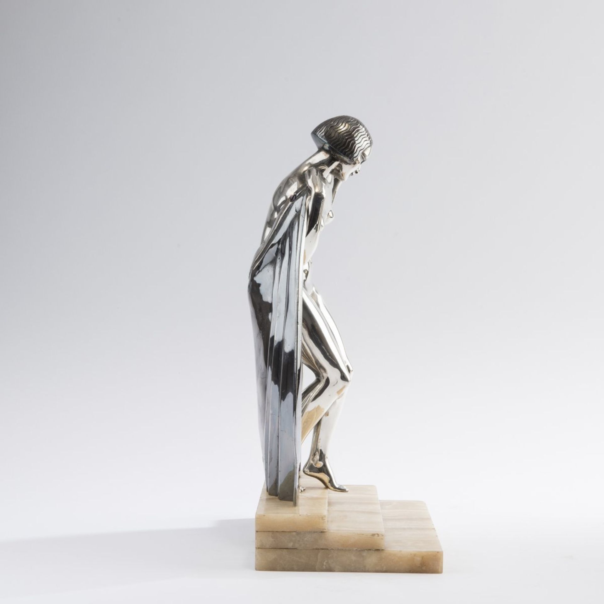 Raymonde (Y) Guerbe, Striding Lady, c. 1925Striding Lady, c. 1925H. 39.5 cm (with base). Bronze, - Bild 4 aus 8