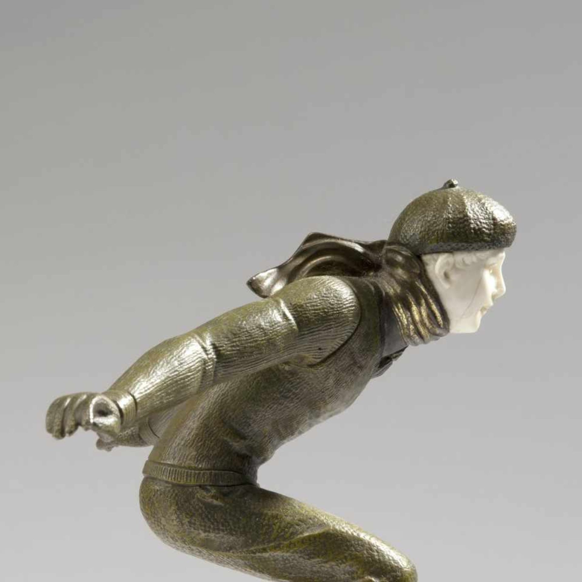 Jean Jacquemin, 'Skier', c. 1925'Skier', c. 1925H. 30.5 cm, 32.5 x 20.3 cm (incl. base). Cold- - Bild 5 aus 7