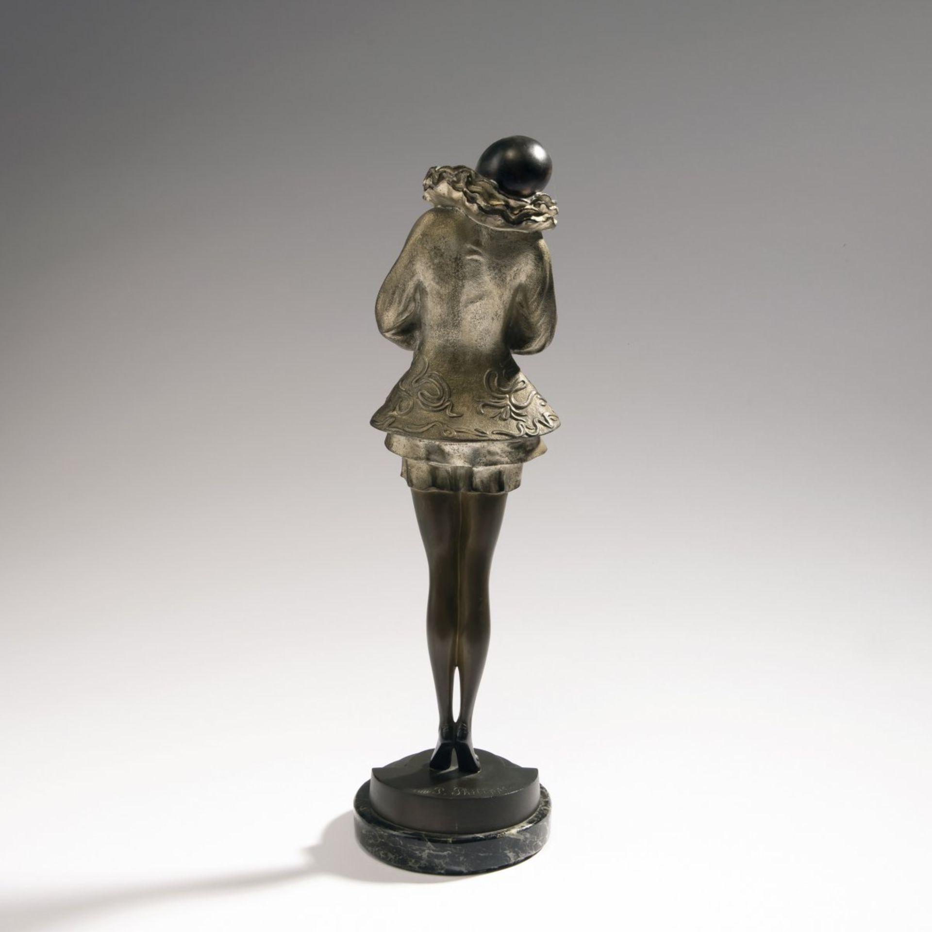 Paul Philippe, 'Pierrette', c. 1928'Pierrette', c. 1928H. 37.7 cm (incl. base). Bronze, gilded, - Bild 4 aus 6