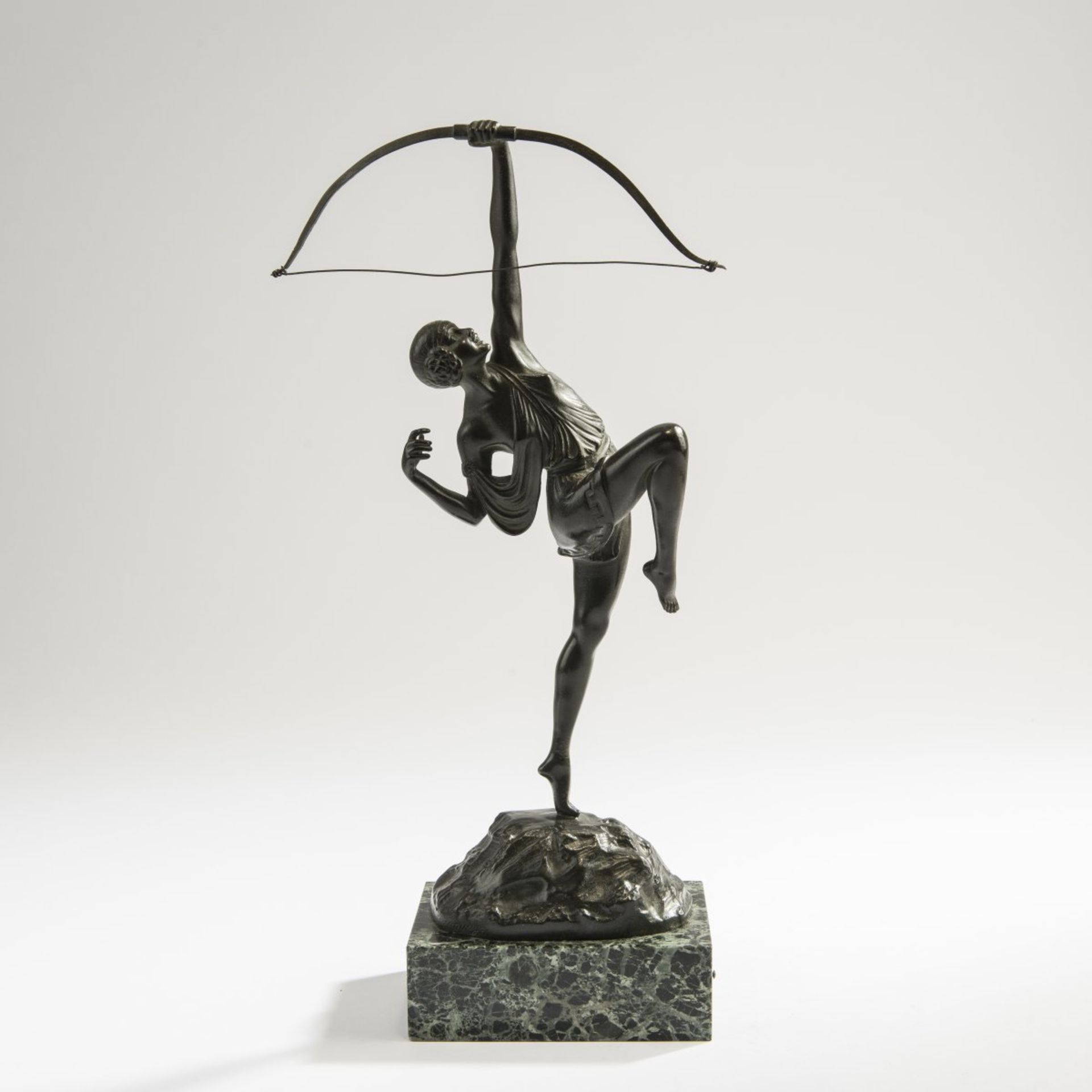 Pierre Le Faguays, 'Diane', c. 1925'Diane', c. 1925H. 37.2 cm (with base). Bronze, black patina. - Bild 4 aus 7