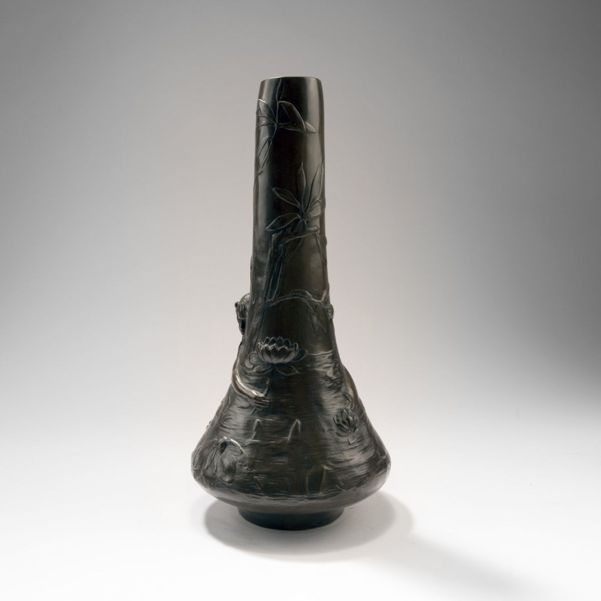 Josef Ofner, 'Mermaid' vase, c. 1900'Mermaid' vase, c. 1900H. 36 cm. Bronze, dark brown patina. - Bild 2 aus 3