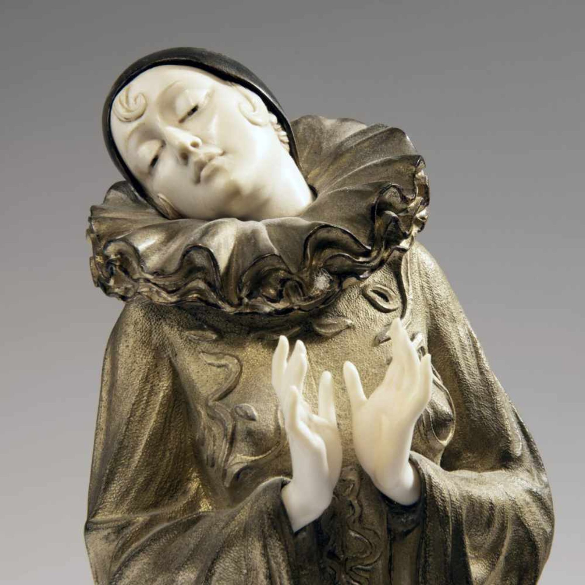 Paul Philippe, 'Pierrette', c. 1928'Pierrette', c. 1928H. 37.7 cm (incl. base). Bronze, gilded, - Bild 5 aus 6