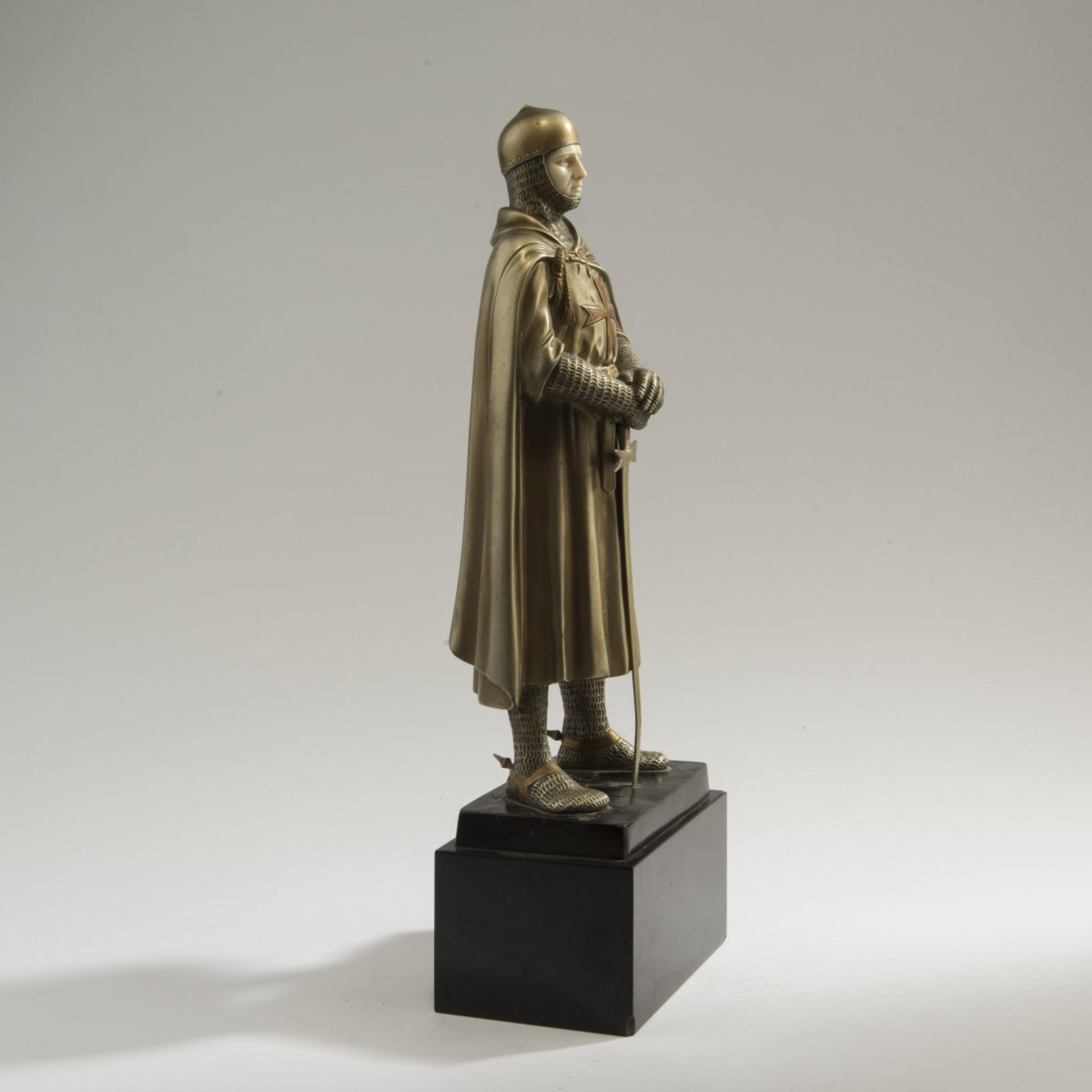 Richard W. Lange, 'Maltese Knight', c. 1920'Maltese Knight', c. 1920H. 44.5 cm. Cold-painted bronze, - Bild 5 aus 7