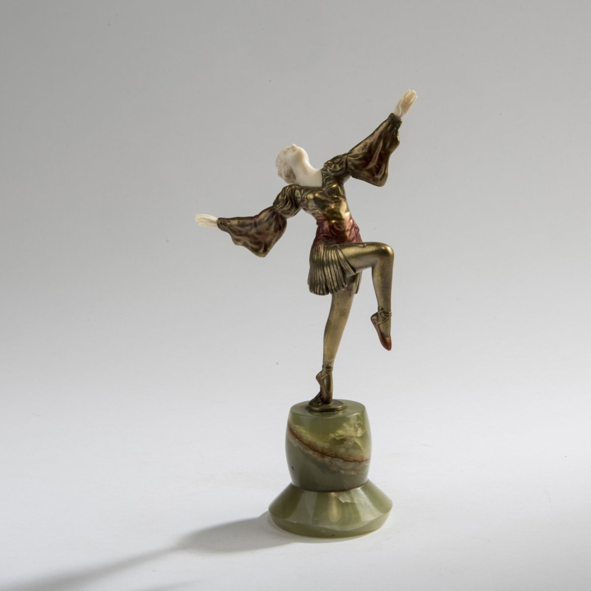 Josef Lorenzl, Dancer, 1920sDancer, 1920sH. 23 cm (with base). Cold-painted bronze, head, - Bild 2 aus 4