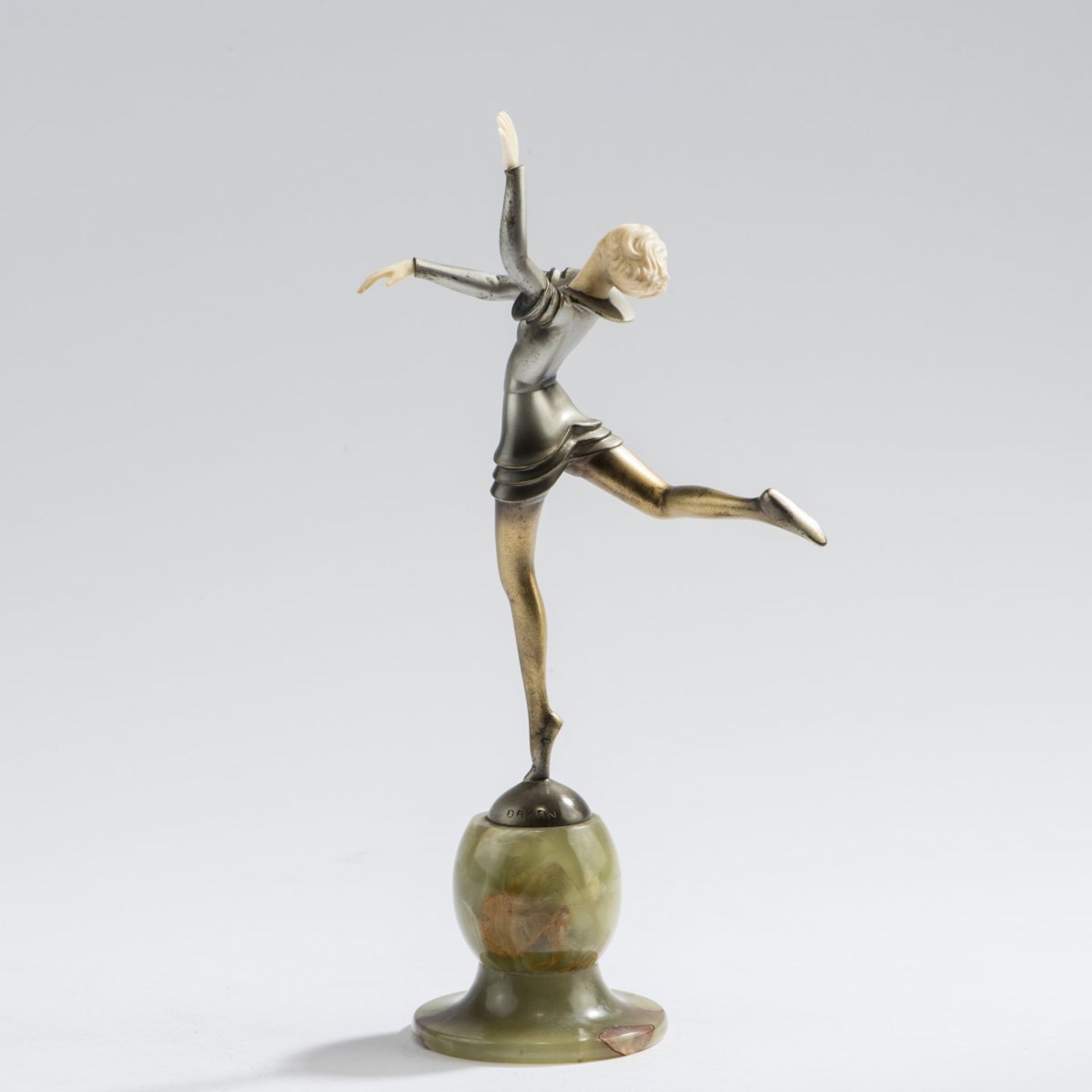 Stefan Dakon, 'Dancer', 1920s'Dancer', 1920sIn a short dress, in a pose on one leg. H. 25,9 cm (with - Bild 3 aus 5