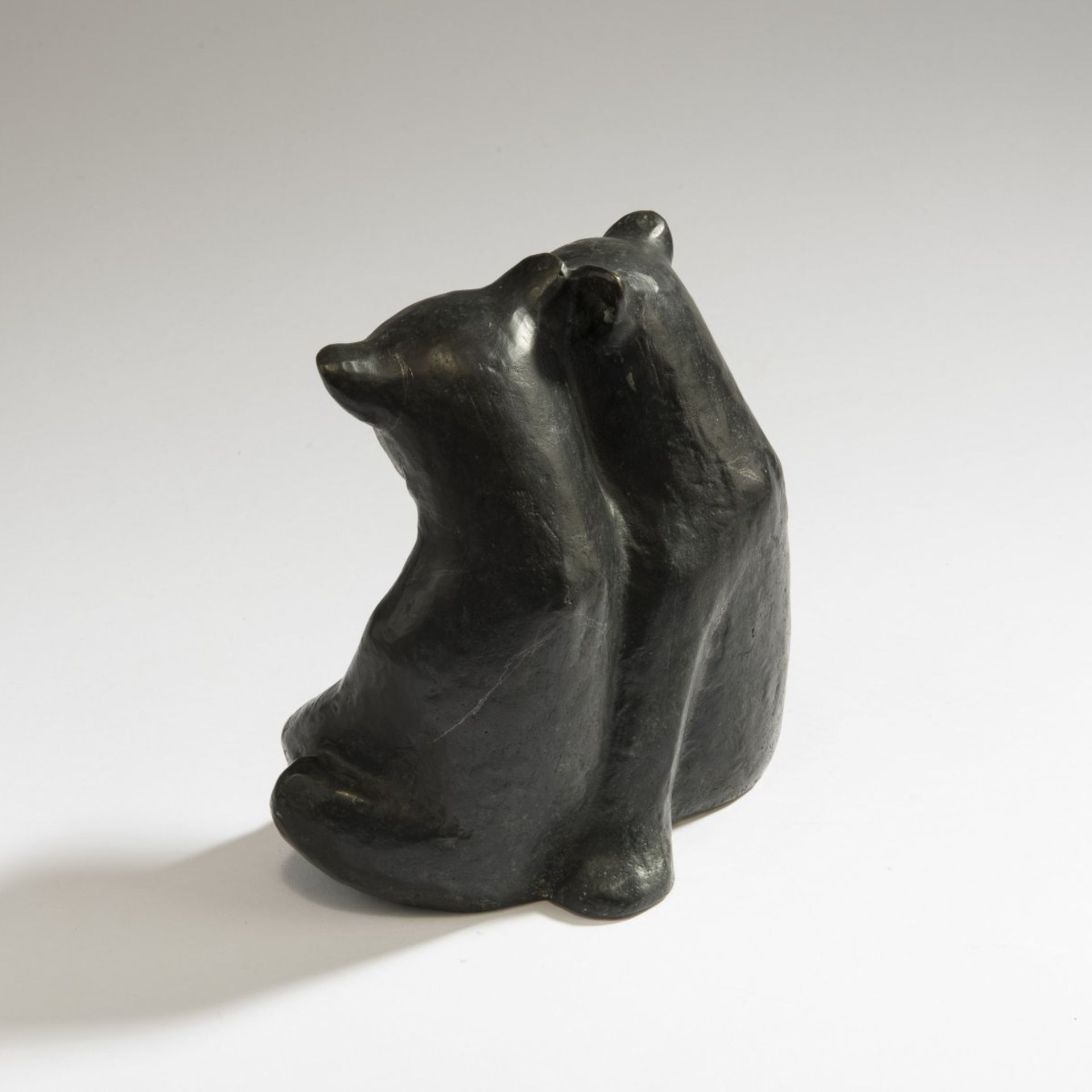 Fritz Szalinski, Two bear cubs, c. 1930Two bear cubs, c. 1930H. 19 cm. Bronze, patinated black. - Bild 3 aus 4