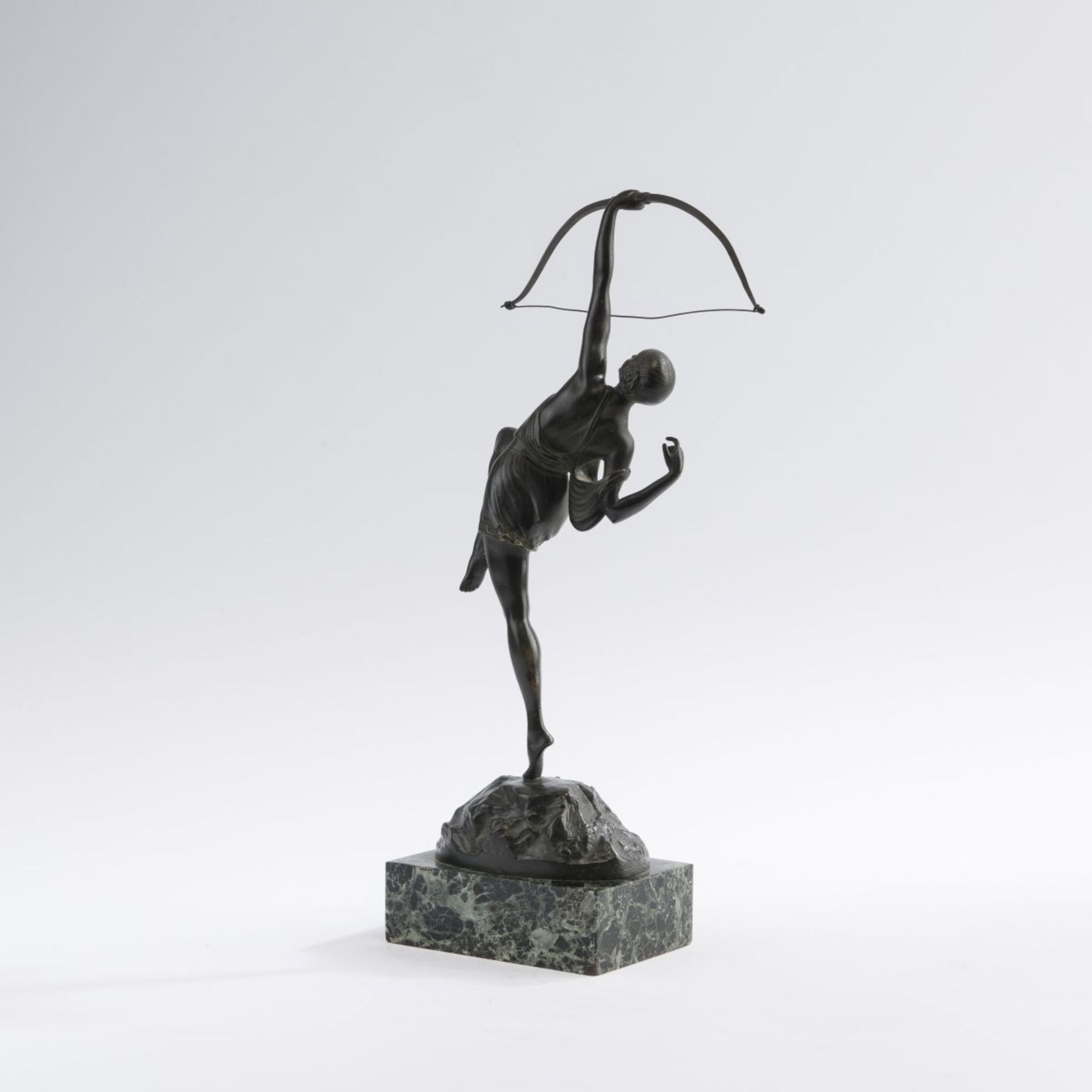 Pierre Le Faguays, 'Diane', c. 1925'Diane', c. 1925H. 37.2 cm (with base). Bronze, black patina. - Bild 6 aus 7