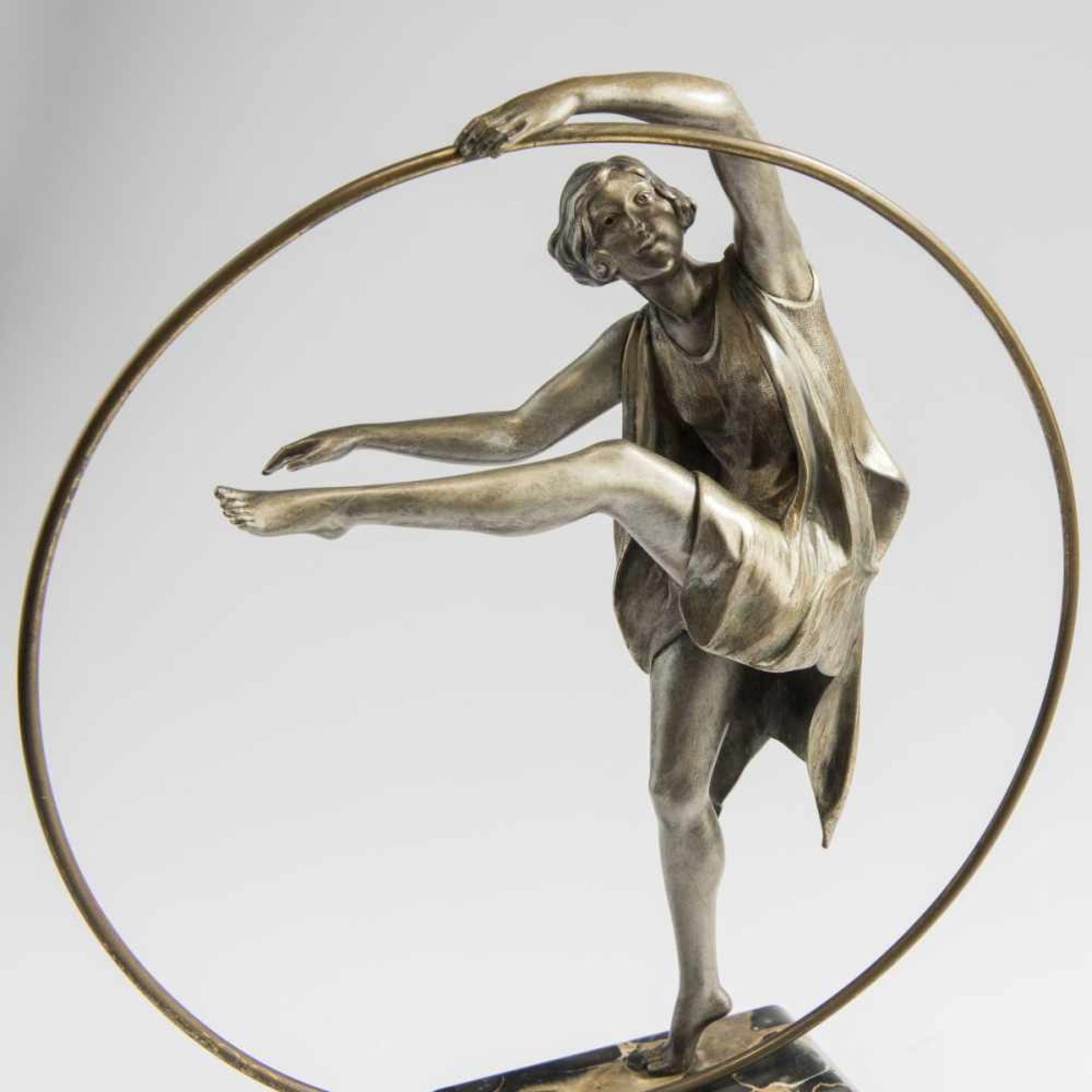 Armand Godard, 'Georgian Dancer', c. 1925'Georgian Dancer', c. 1925H. 43 cm (with base). Cold- - Bild 5 aus 5