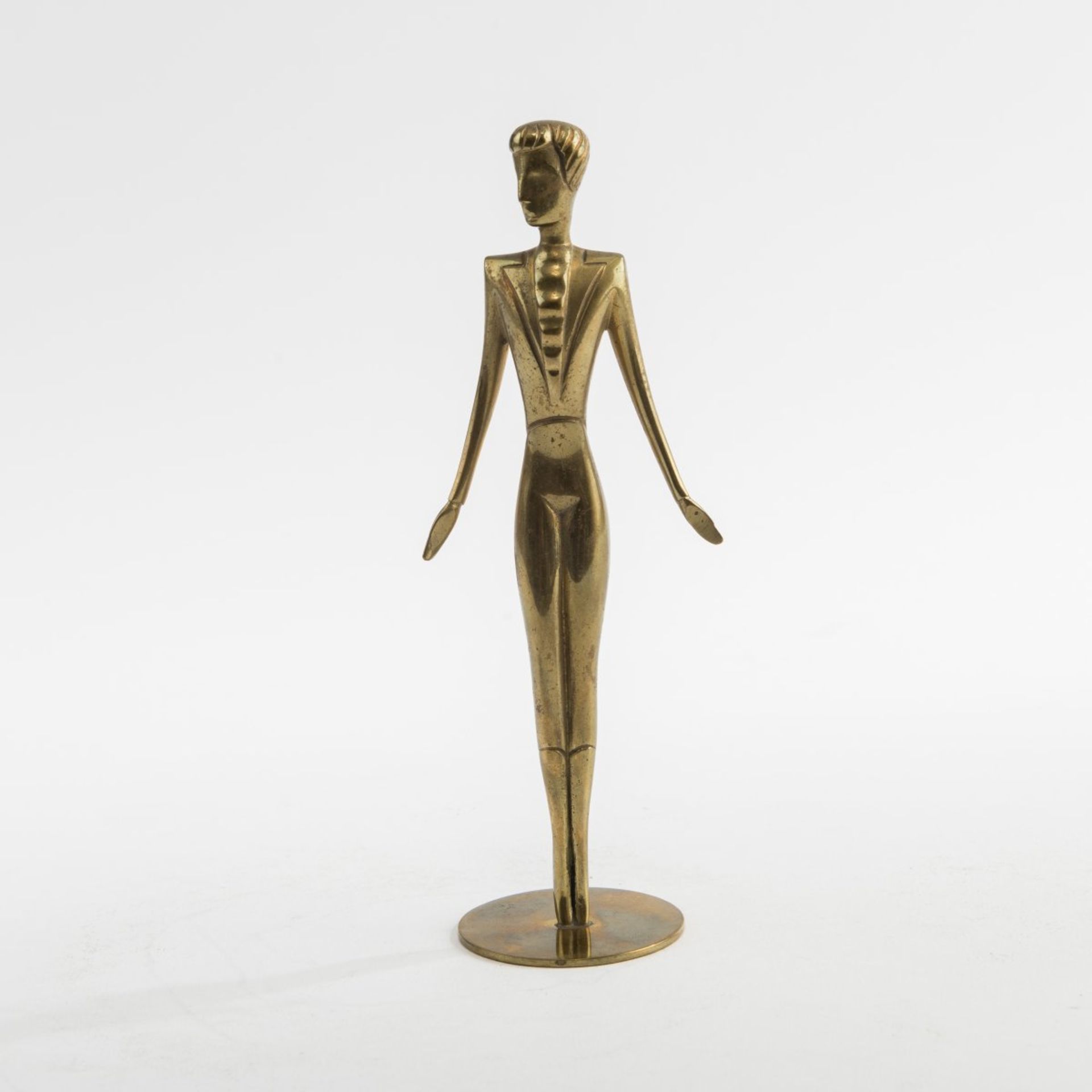 Hagenauer, Vienna, 'Girl in a suit', c. 1930'Girl in a suit', c. 1930H. 17 cm. Cast brass. Signed: - Bild 2 aus 5