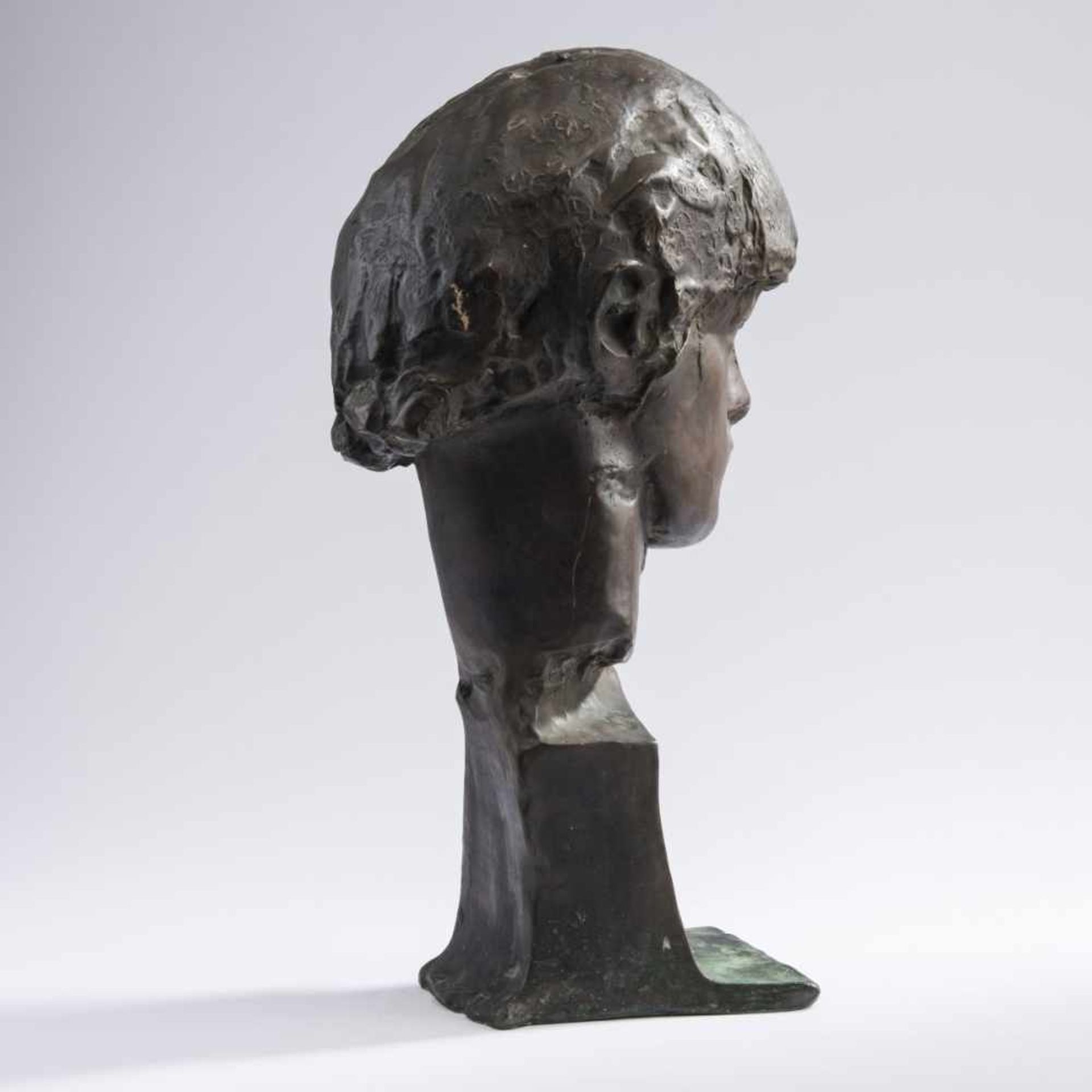 Augusto Perez, Male head, 1970sMale head, 1970sH. 50 cm. Bronze, dark patina. Signed: Perez ( - Bild 4 aus 6