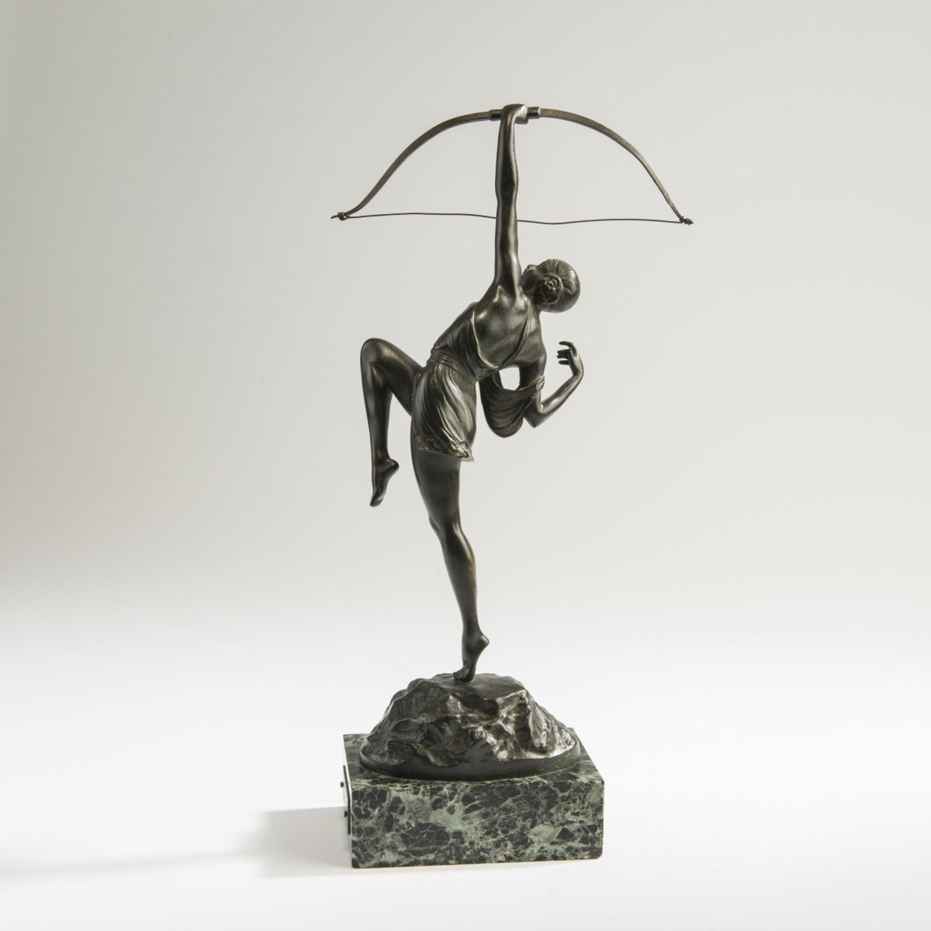 Pierre Le Faguays, 'Diane', c. 1925'Diane', c. 1925H. 37.2 cm (with base). Bronze, black patina. - Bild 2 aus 7