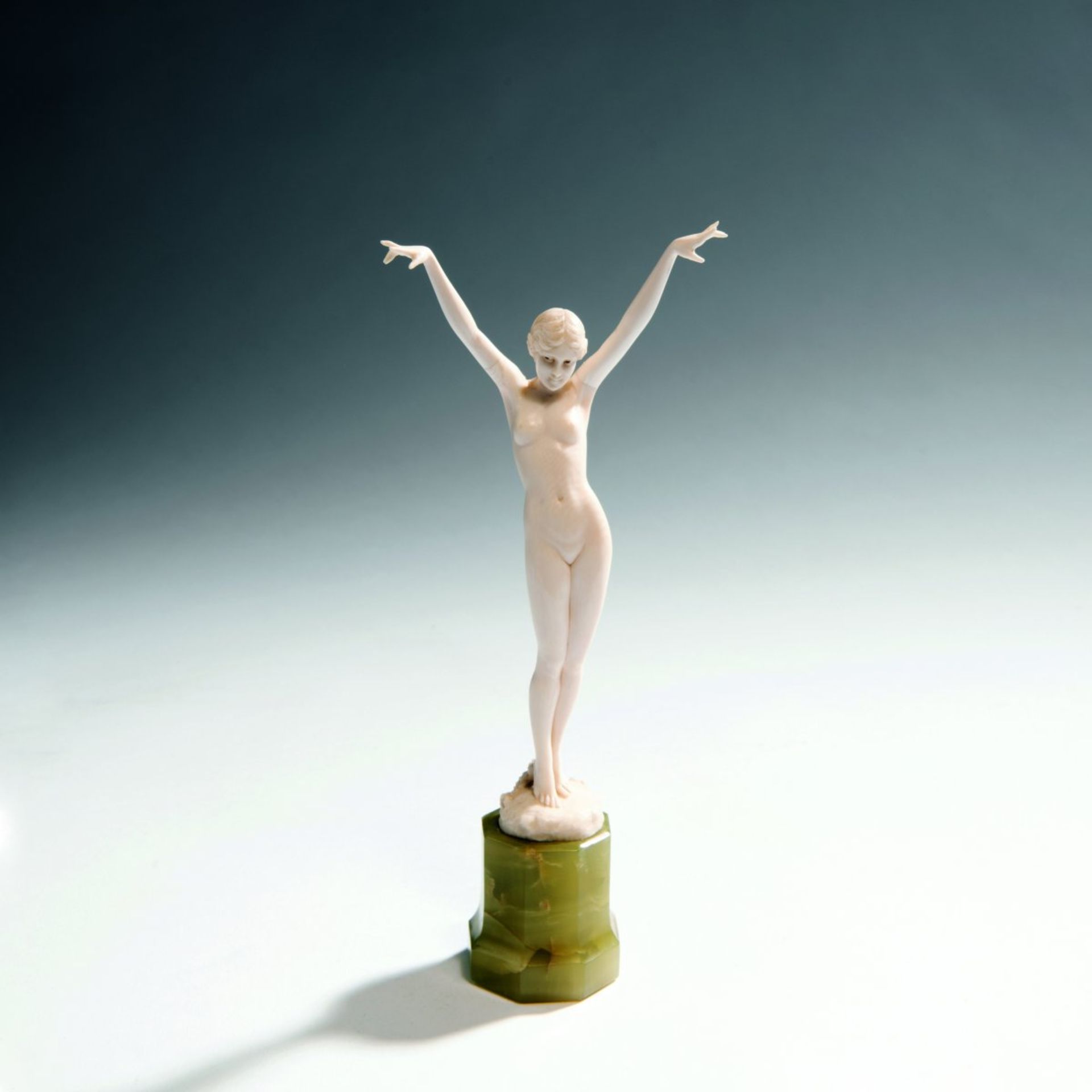 Ferdinand Preiss, 'Ecstacy', past 1913 'Youth', past 1913 H. 22.5 cm (incl. base). Carved ivory,