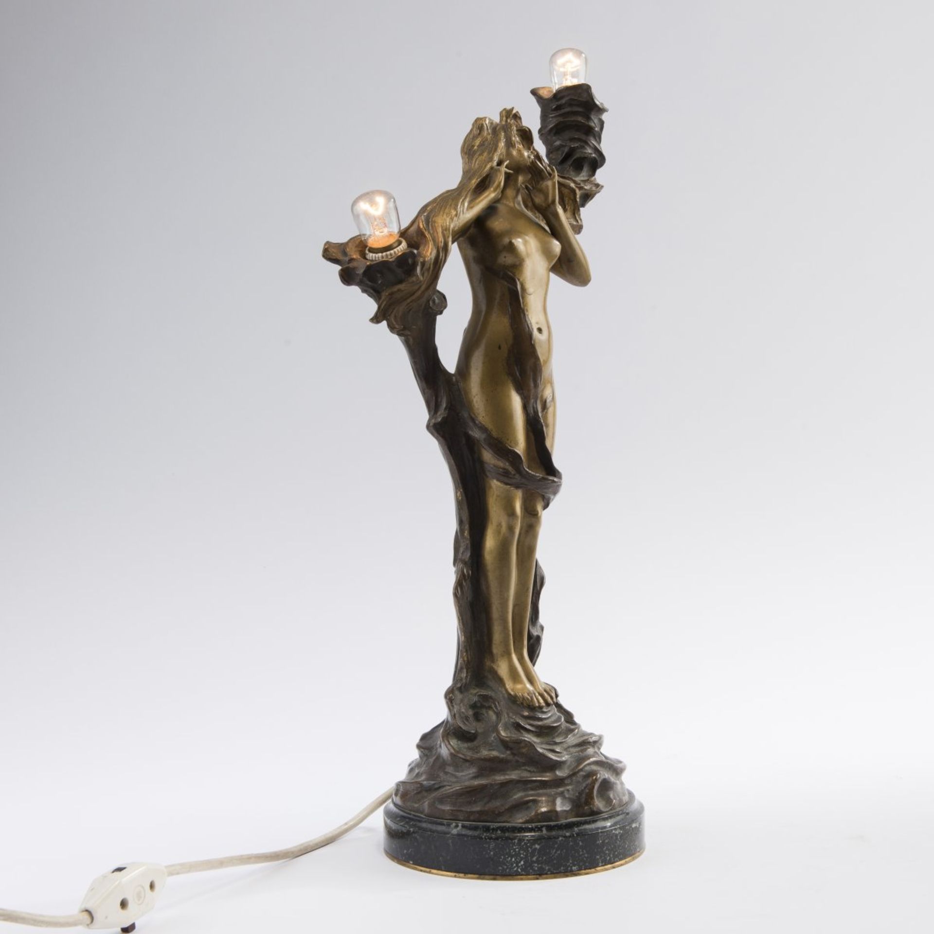 Georges Flamand, Figurative table light 'Girl', c. 1900Figurative table light 'Girl', c. 1900H. 49 - Bild 2 aus 5