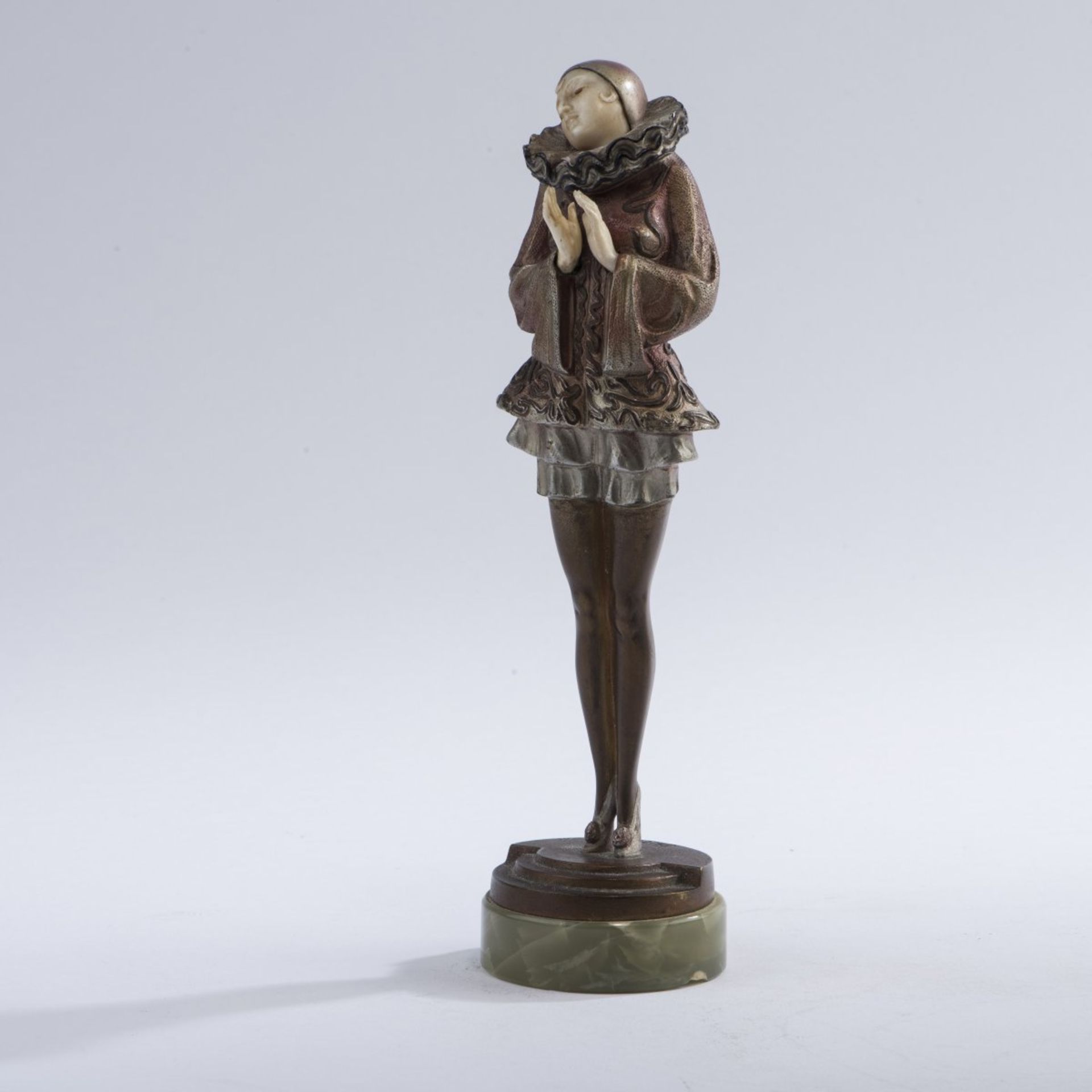 Paul Philippe, 'Pierrette', c. 1928'Pierrette', c. 1928Pierrette standing on tiptoe with head tilted - Bild 6 aus 8