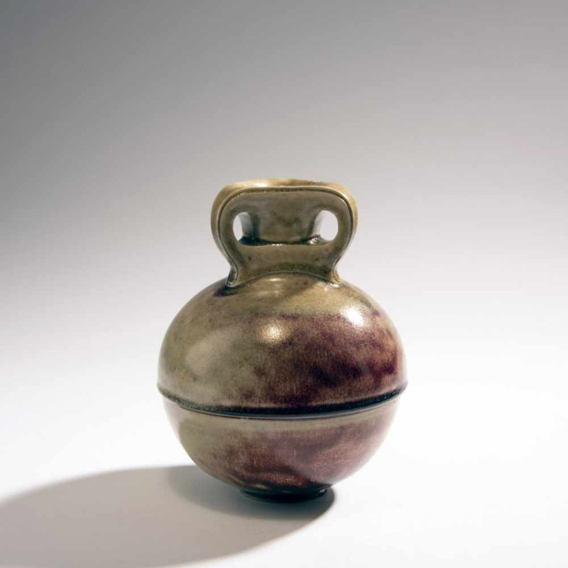 Henry van de Velde, Vase, 1902Vase, 1902Spherical vessel on round base, straight round neck, - Bild 2 aus 4