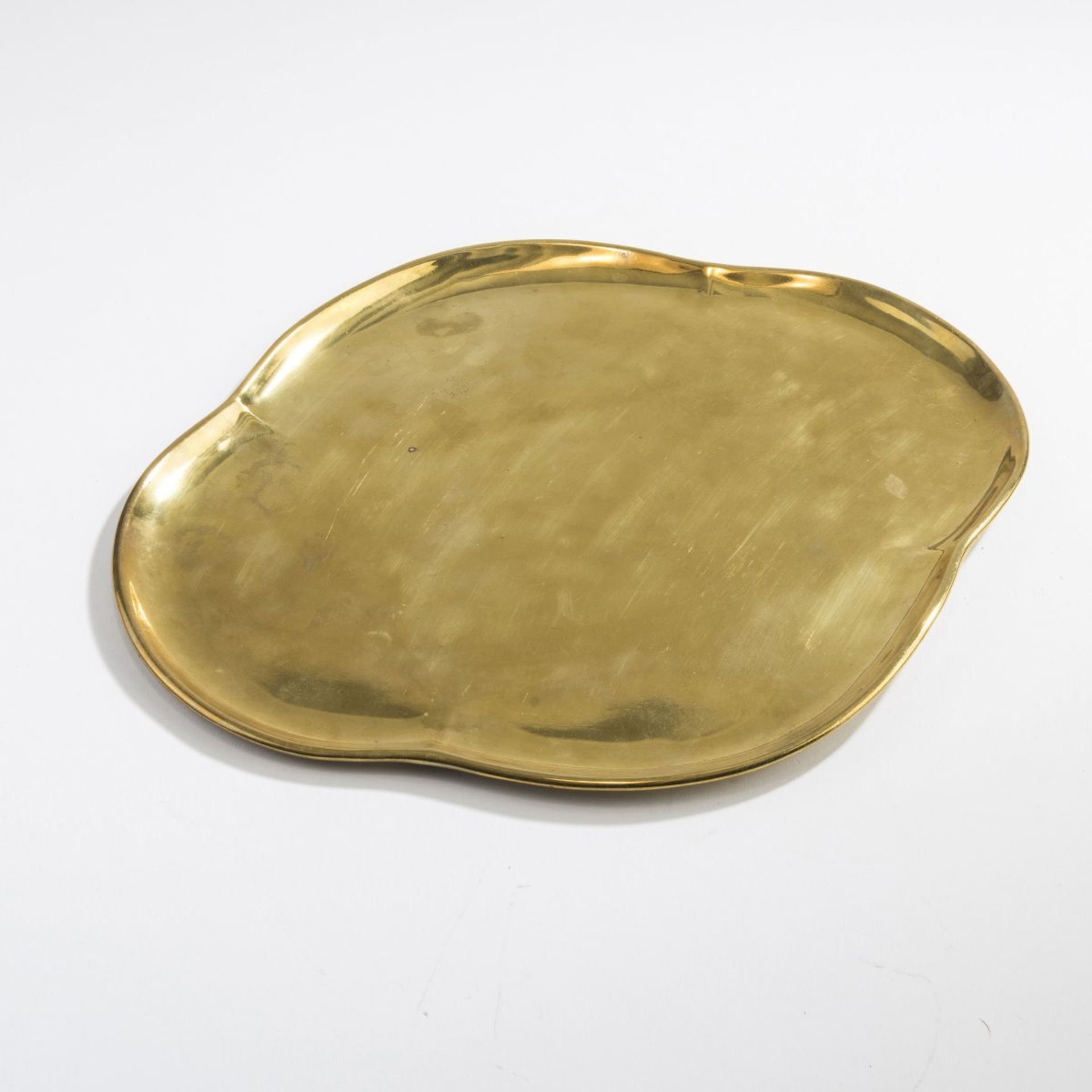 Adelbert Niemeyer , Tray, c. 1910/11 Tray, c. 1910/11 37.7 x 31.5 cm. Made by Deutsche - Bild 2 aus 4