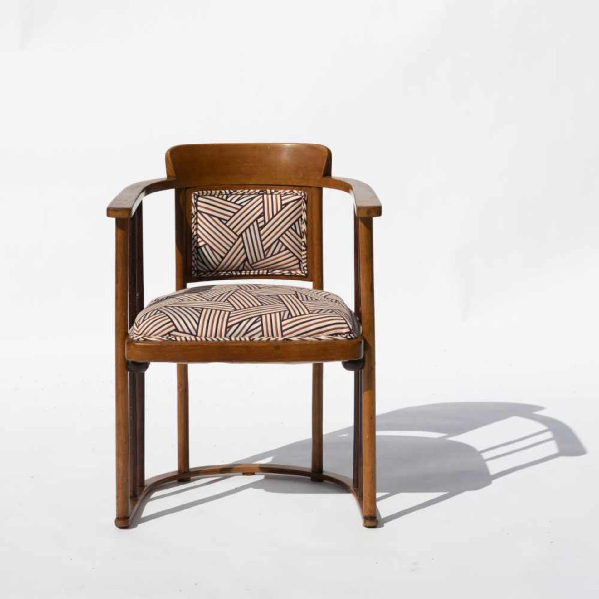 Josef Hoffmann, Armchair 'Bat', 1907Armchair 'Bat', 1907Model '728b'. H. 81 cm, 57 x 52.5 cm. Made - Bild 4 aus 9