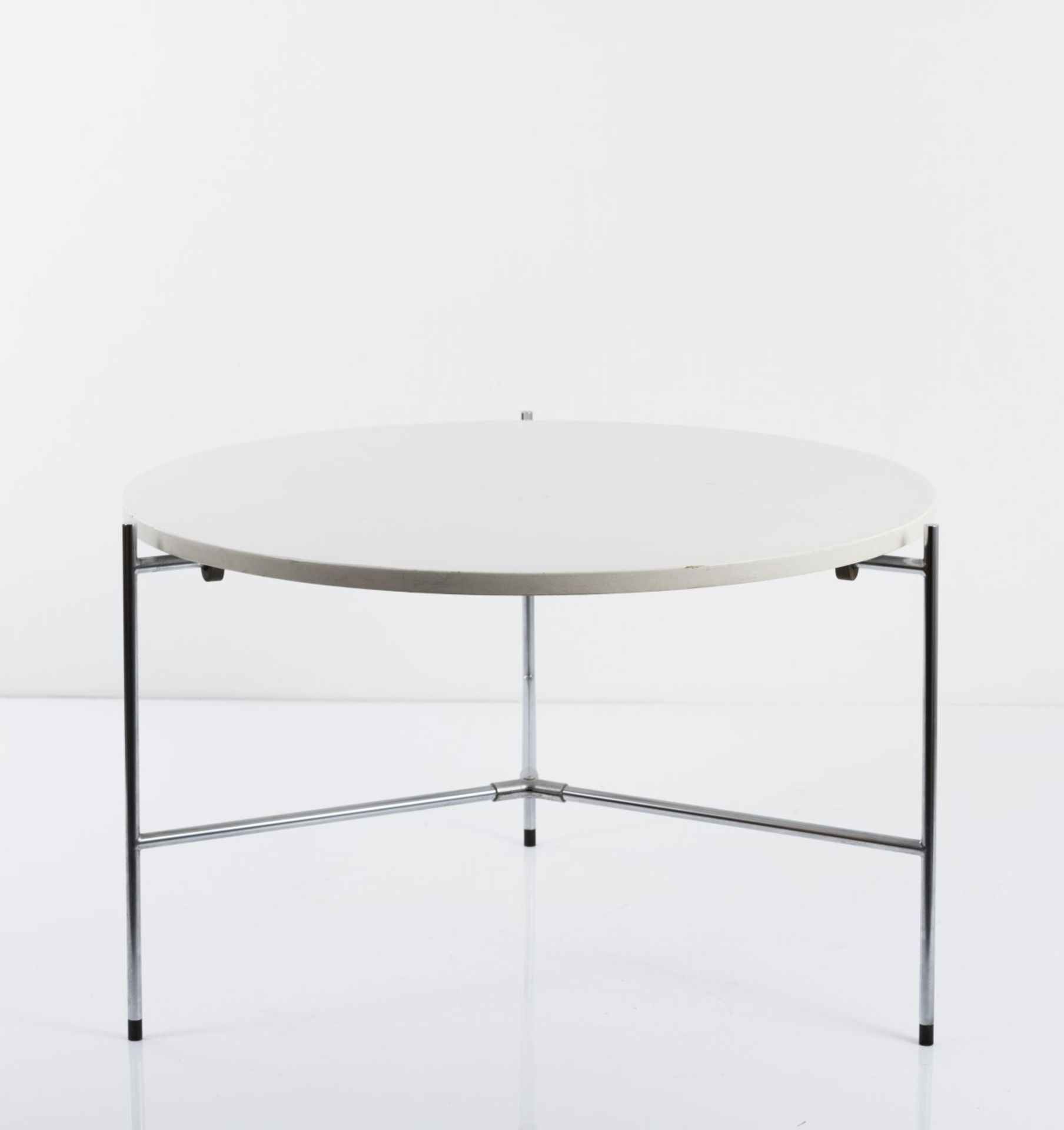 Egon Eiermann, Coffee table, 1962Coffee table, 1962H. 50 cm, D. 83 cm. Made by Wilde & Spieth, - Bild 2 aus 4