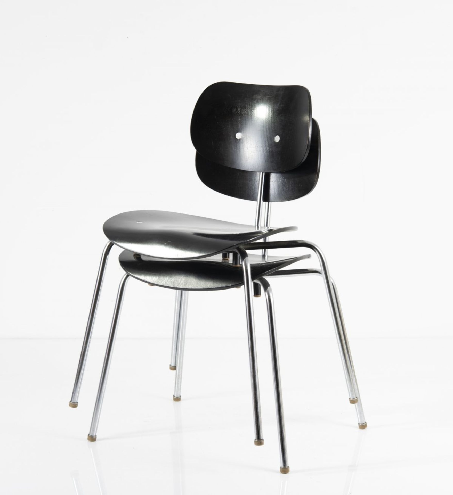 Egon Eiermann, Two chairs 'SE 68S', c 1956Two chairs 'SE 68S', c 1956H. 77.5 x 55 x 46.5 cm. Made by - Bild 11 aus 11