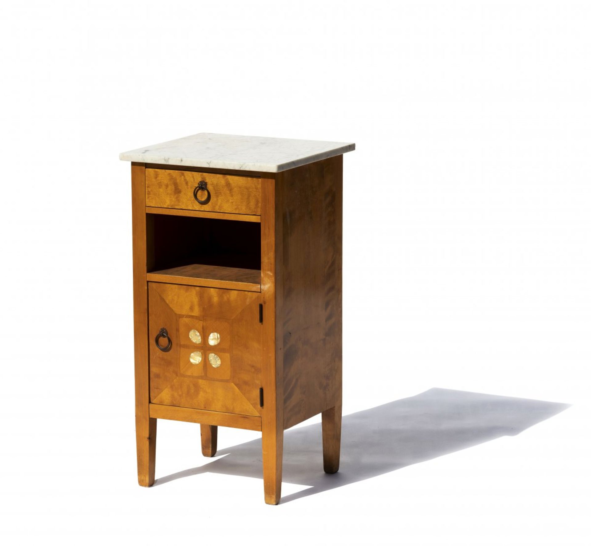 Mackay Hugh Baillie Scott, Night stand, 1898/99Night stand, 1898/99H. 79.5 x 42 x 38 cm. Walnut,