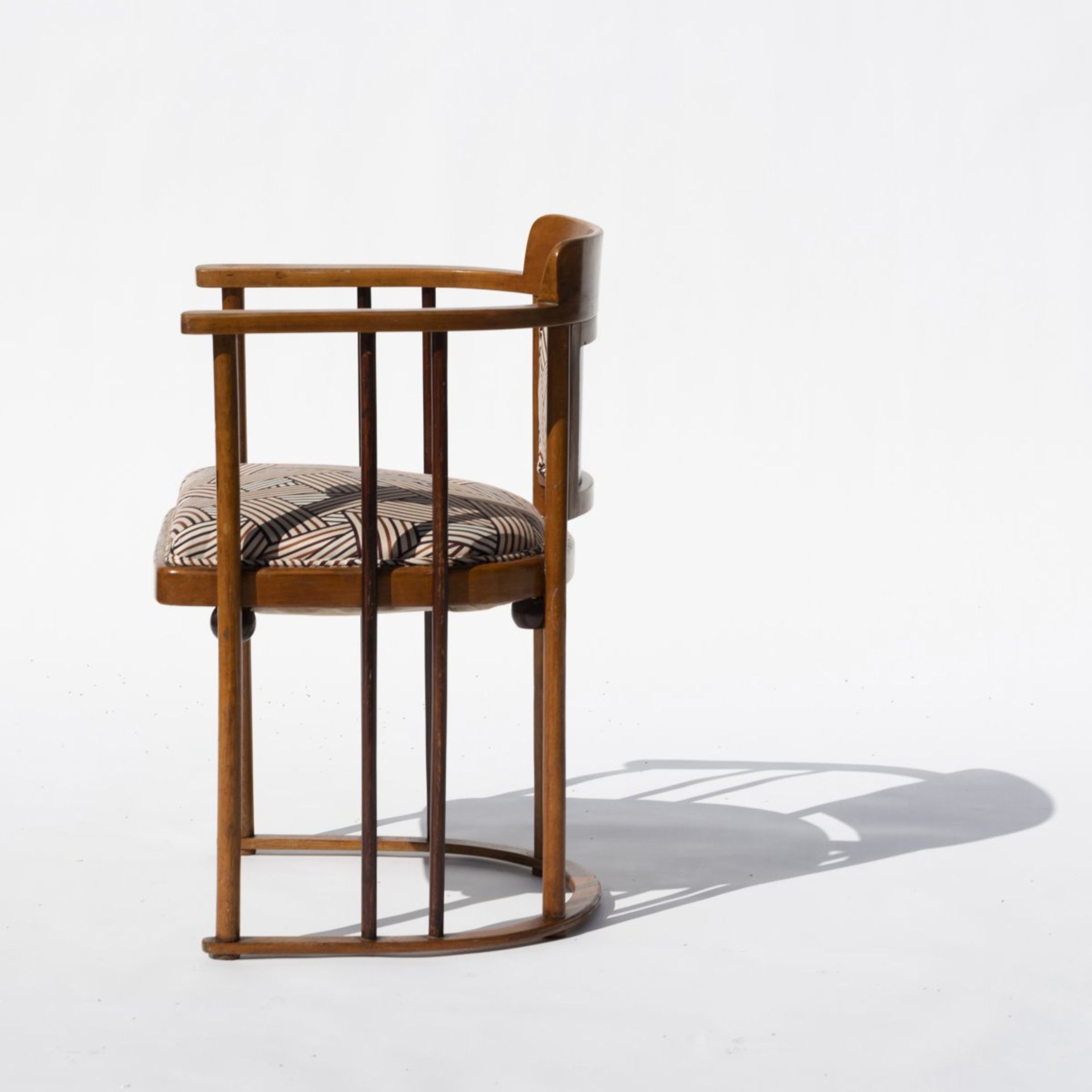 Josef Hoffmann, Armchair 'Bat', 1907Armchair 'Bat', 1907Model '728b'. H. 81 cm, 57 x 52.5 cm. Made - Bild 8 aus 9