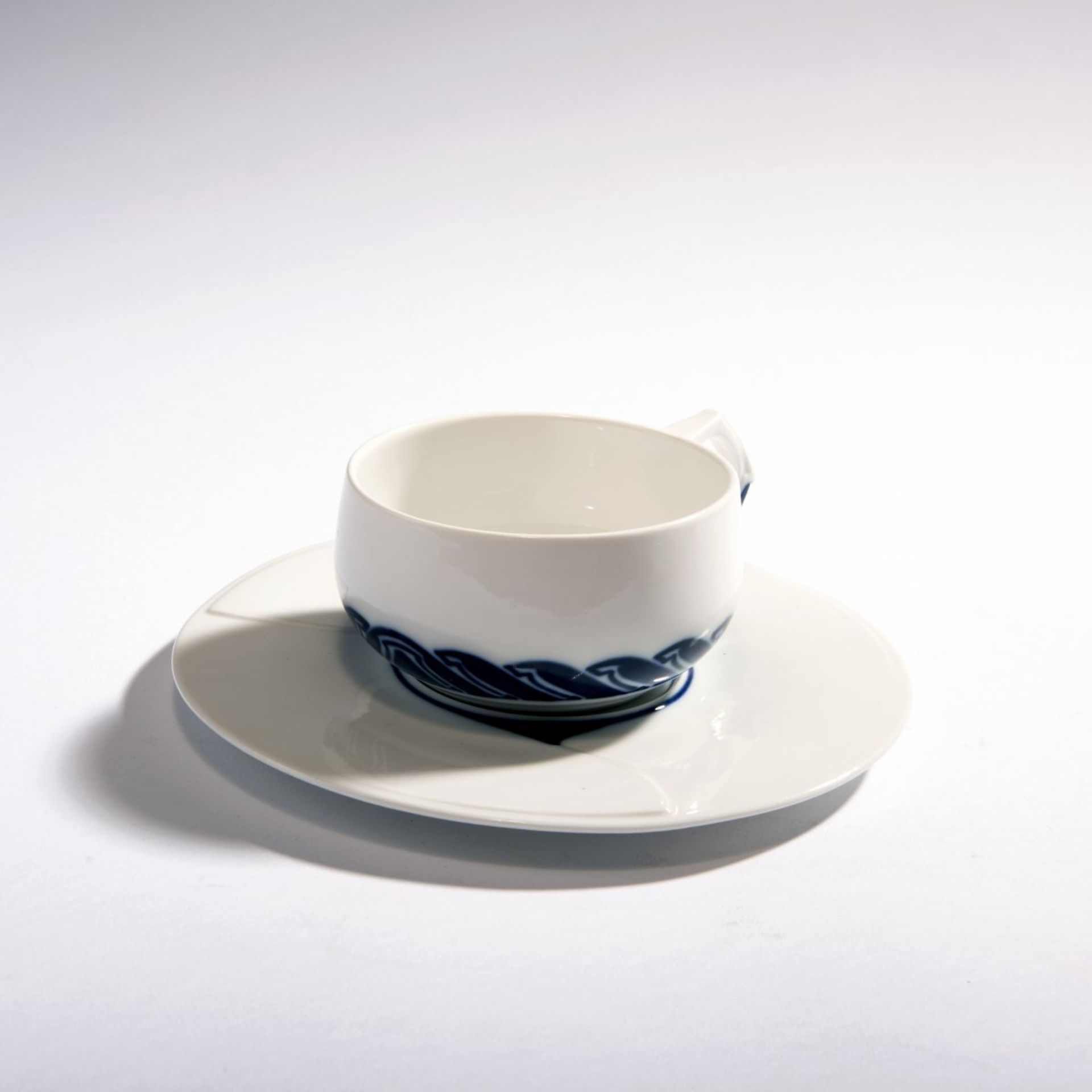 Henry van de Velde, Teacup and saucer, 1903/04Teacup and saucer, 1903/04H. 5.8 cm. Made by KPM - Bild 2 aus 4