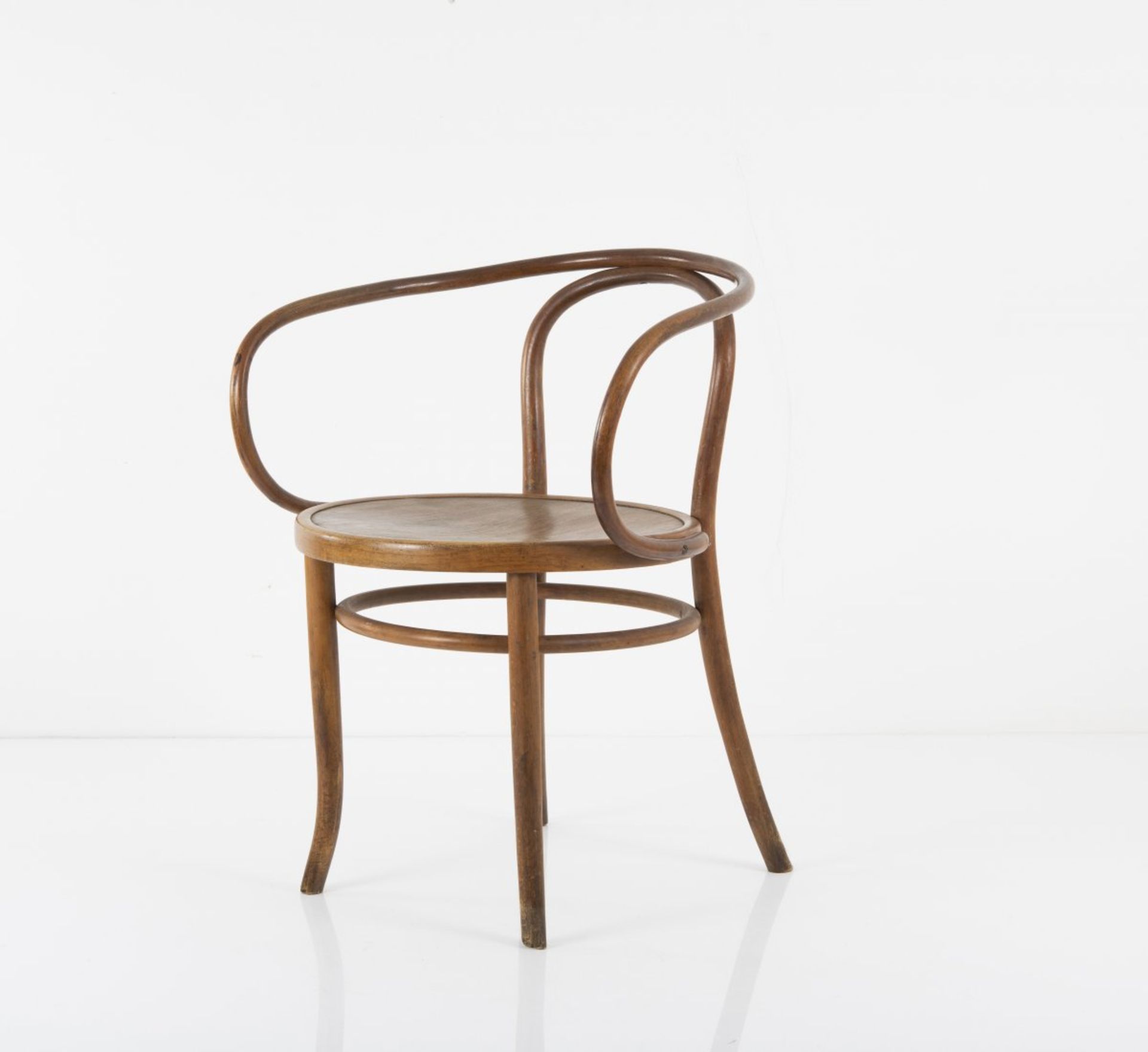 Thonet, Vienna (Works design), '6009' chair, c. 1900'6009' chair, c. 1900H. 76 x 60 x 56.5 cm. Beech - Bild 2 aus 7