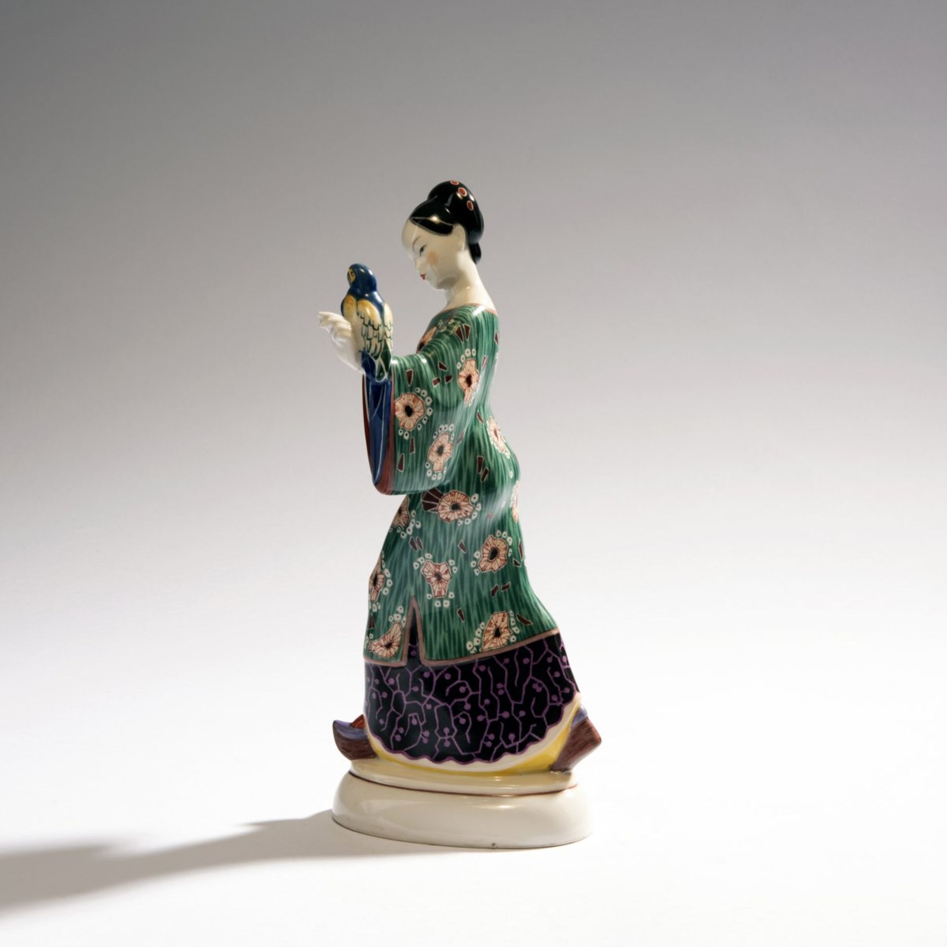 Adolph Amberg, 'Chinese woman', 1910'Chinese woman', 1910H. 27.3 cm. Made by KPM Berlin. - Bild 2 aus 3