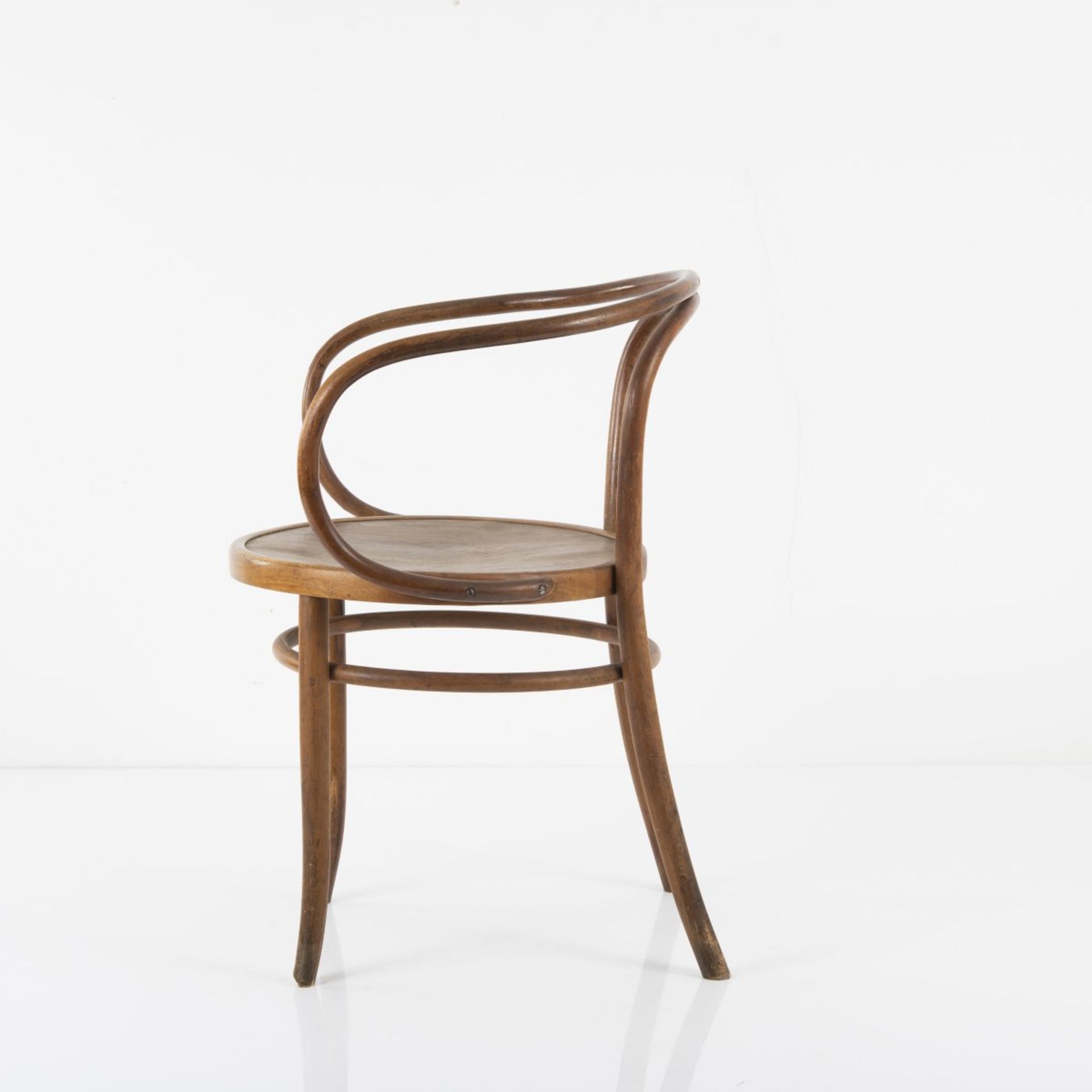 Thonet, Vienna (Works design), '6009' chair, c. 1900'6009' chair, c. 1900H. 76 x 60 x 56.5 cm. Beech - Bild 4 aus 7