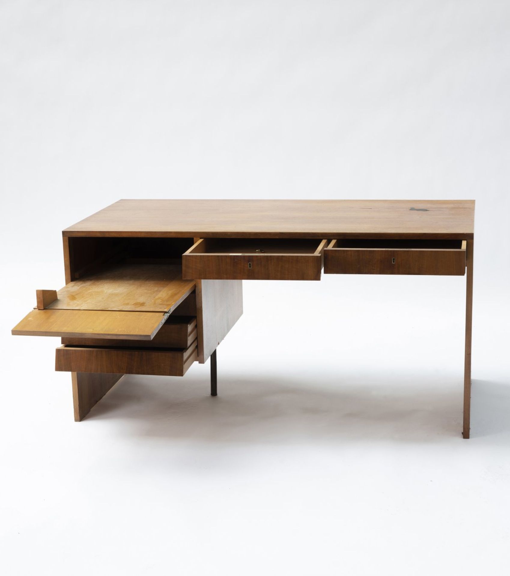 Otl Aicher, Desk, c. 1955Desk, c. 1955H. 75 x 149 x 74.5 cm. Wooden construction, plywood, - Bild 3 aus 4