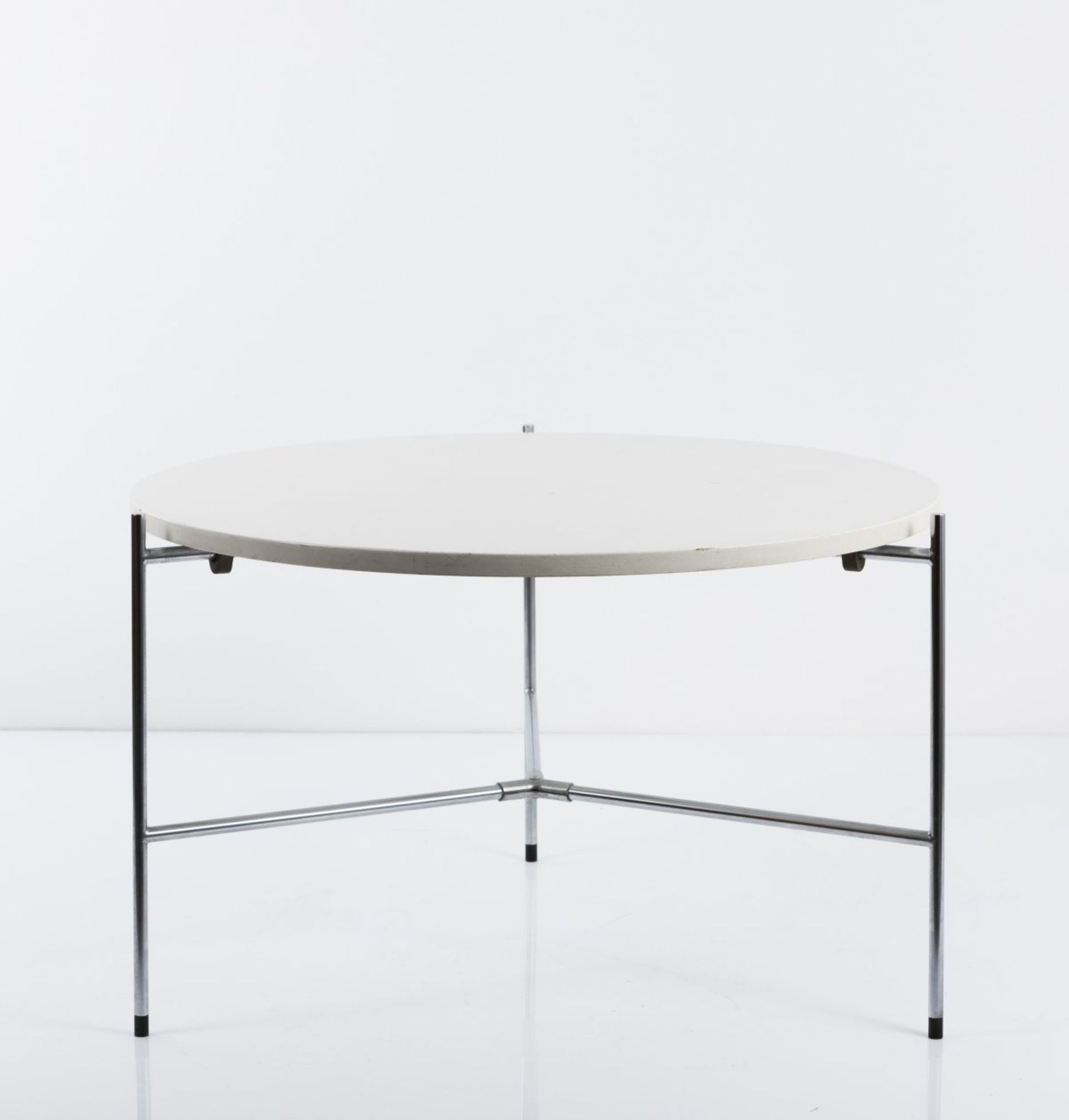 Egon Eiermann, Coffee table, 1962Coffee table, 1962H. 50 cm, D. 83 cm. Made by Wilde & Spieth, - Bild 3 aus 4