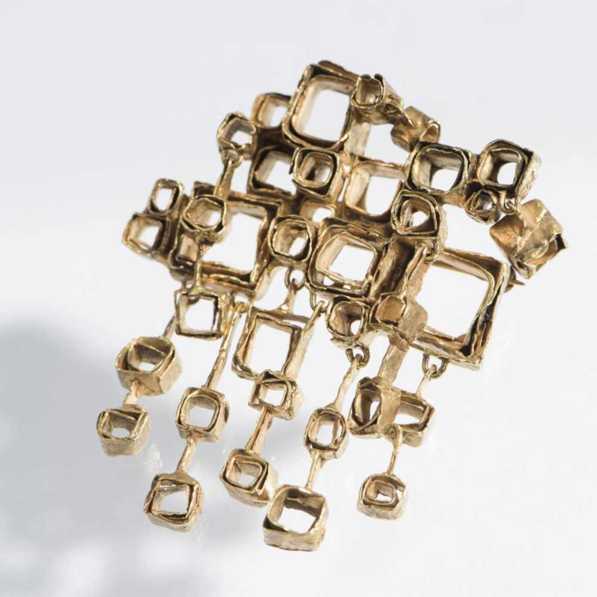 E. R. Nele, Brooch, 1970sBrooch, 1970sGold. 43 grams. 6.4 x 4.4cm. Unsigned.From a German private - Bild 2 aus 6