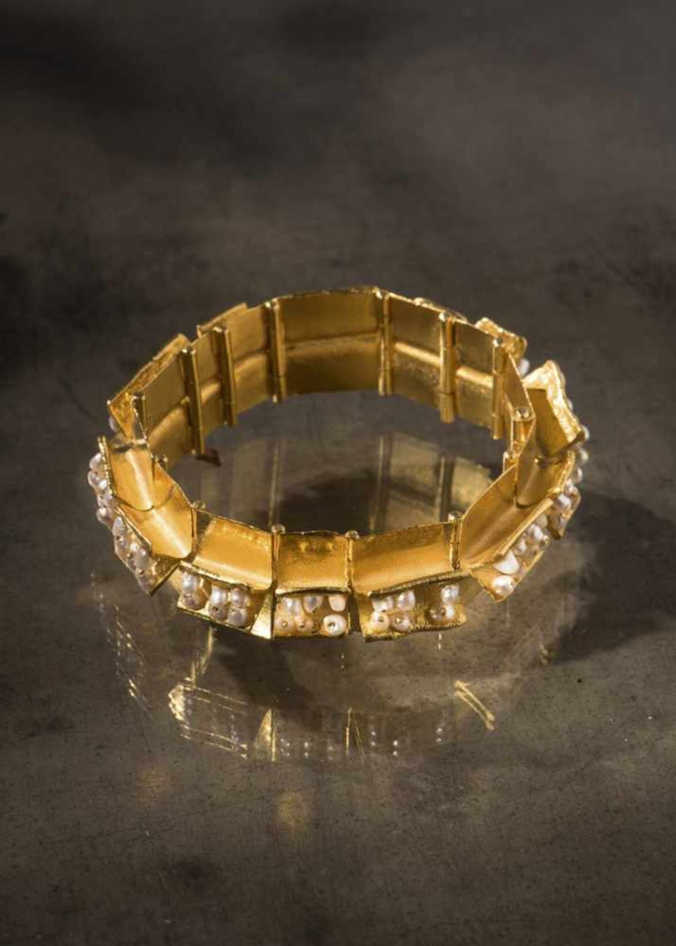 Klaus Ullrich, Bracelet, 1960sBracelet, 1960s21.6ct yellow gold, pearls. 78 grams. L. 17.7 cm. - Bild 5 aus 8