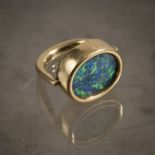 Gudrun Laves, RingRing18ct yellow gold, opal. 14 gram. Inner circumference 53 mm. Signed: 750 (