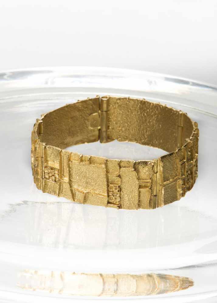 Klaus Ullrich, Bracelet, 1960s Bracelet, 1960s 21.6ct yellow gold. 53 grams. L. 17.5 cm.Signed: 900, - Image 6 of 6