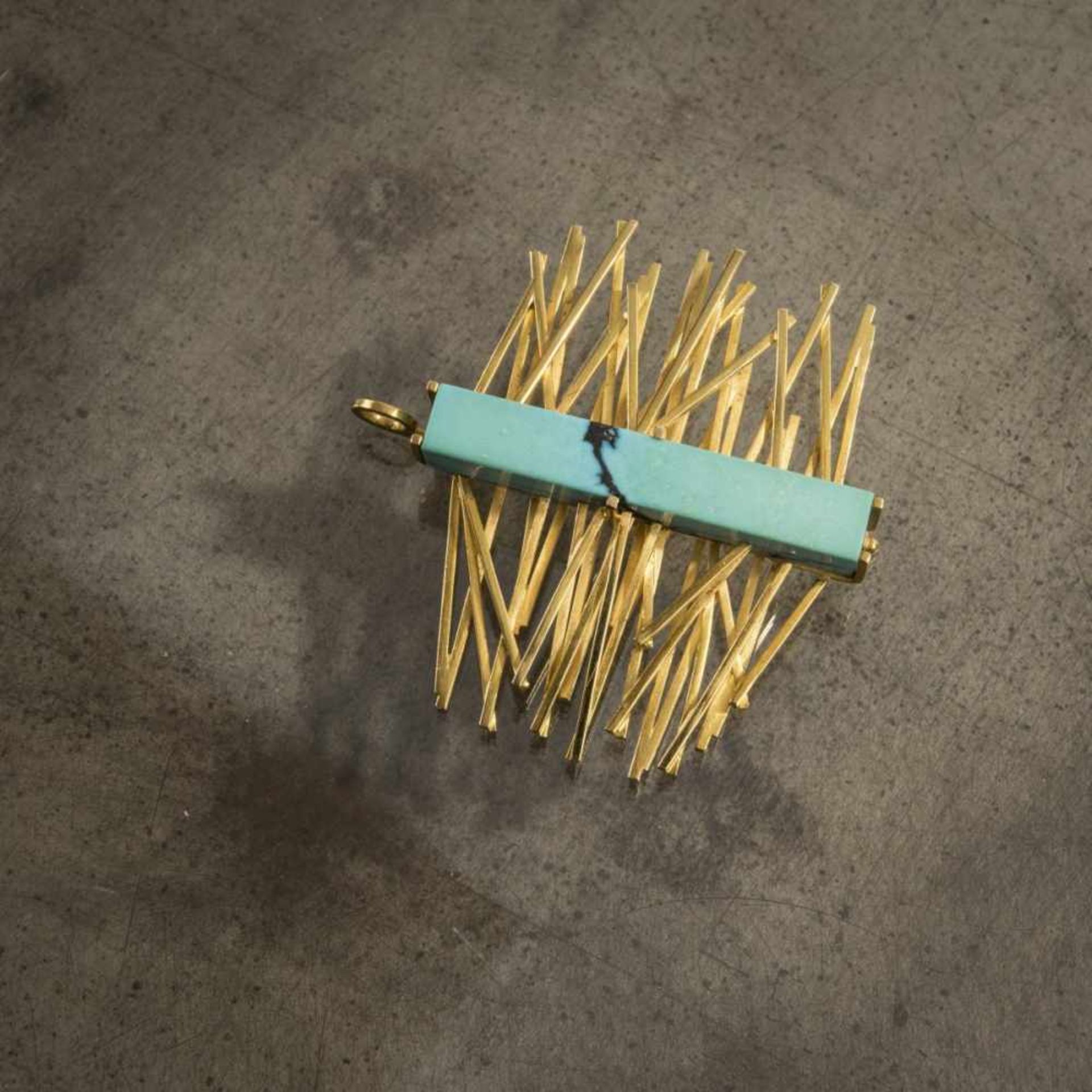 Friedrich Becker, Brooch, 1958Brooch, 195818ct yellow gold, turquoise. 23 grams. 4.8 x 5 cm. Signed: - Bild 3 aus 4