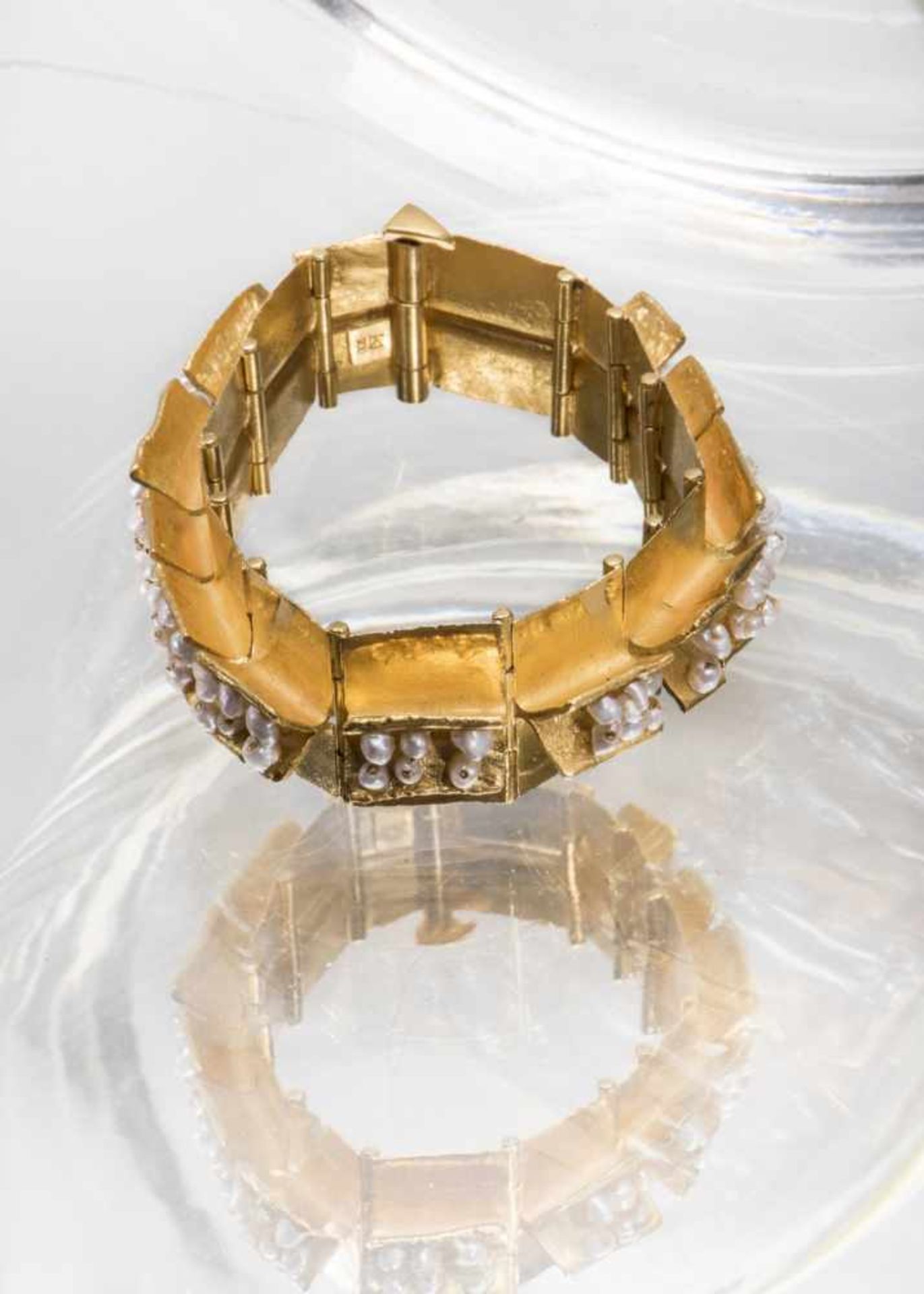 Klaus Ullrich, Bracelet, 1960sBracelet, 1960s21.6ct yellow gold, pearls. 78 grams. L. 17.7 cm. - Bild 8 aus 8