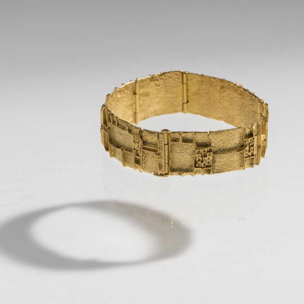 Klaus Ullrich, Bracelet, 1960s Bracelet, 1960s 21.6ct yellow gold. 53 grams. L. 17.5 cm.Signed: 900, - Image 3 of 6
