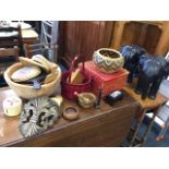 Miscellaneous treen & baskets