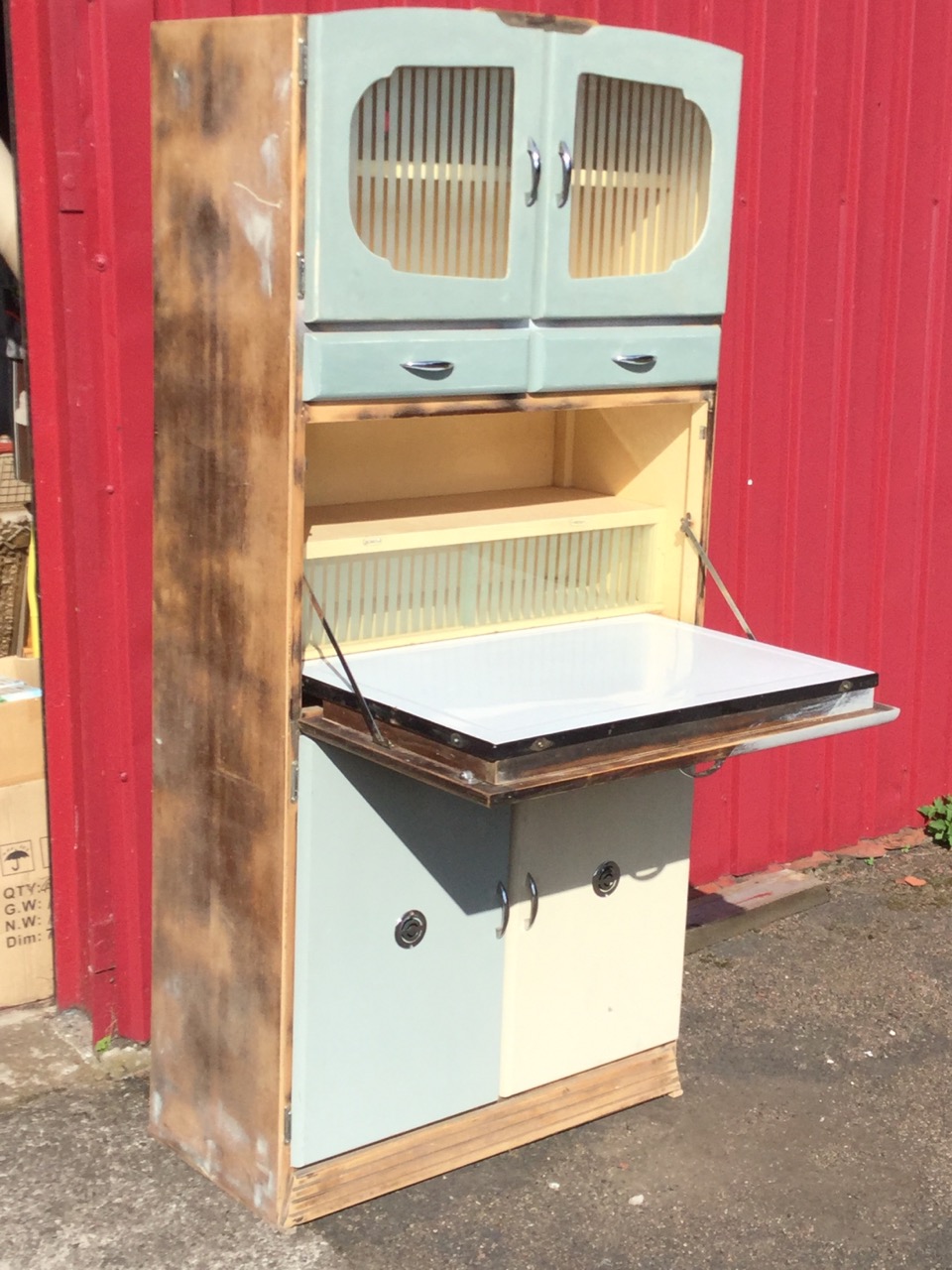 A part painted Shefco 60s kitchen cabinet, having striped acid etched glazed doors above two drawers - Image 2 of 3