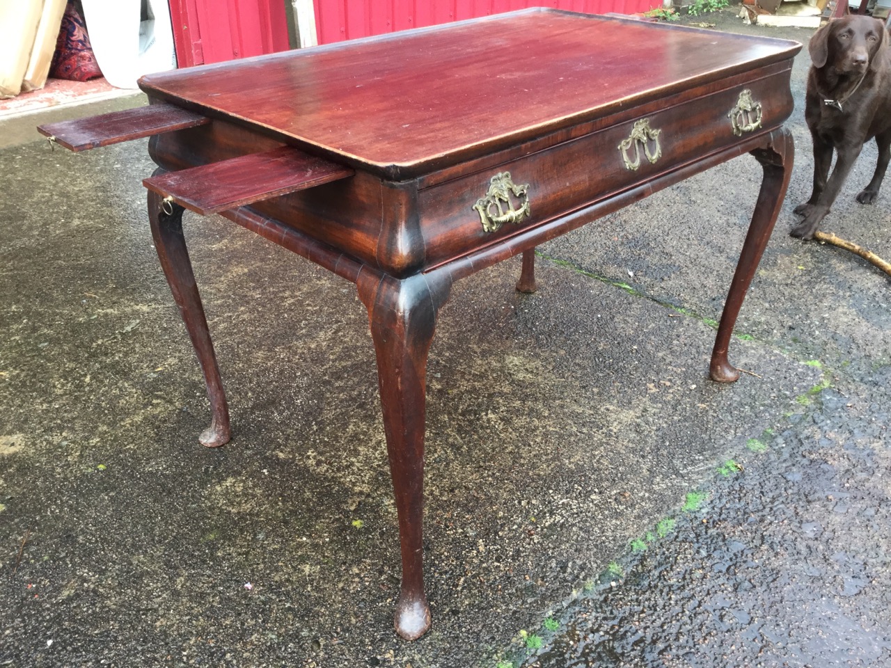 A large Georgian mahogany silver table, the cut-corner tray top above a cushion moulded frieze - Image 3 of 3