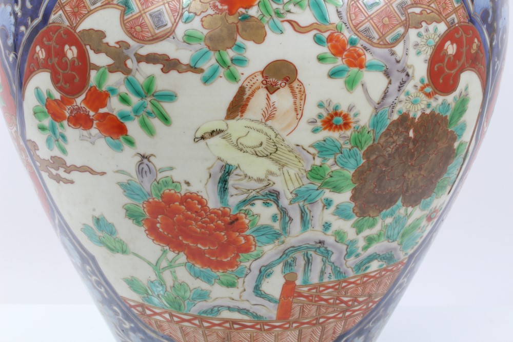 Late 19th century Japanese Imari baluster vase and cover with polychrome enamel bird and shi shi - Image 2 of 11