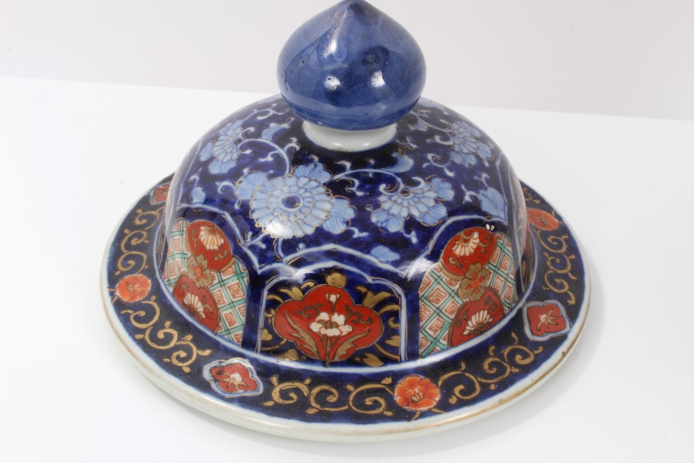 Late 19th century Japanese Imari baluster vase and cover with polychrome enamel bird and shi shi - Image 10 of 11