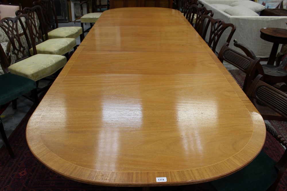 Regency-style mahogany crossbanded triple-pillar dining table by Beresford & Hicks, - Image 2 of 4