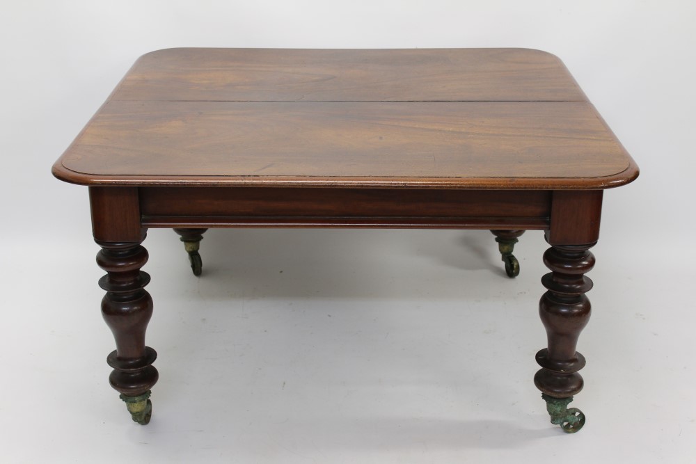 Large Victorian mahogany extending dining table,